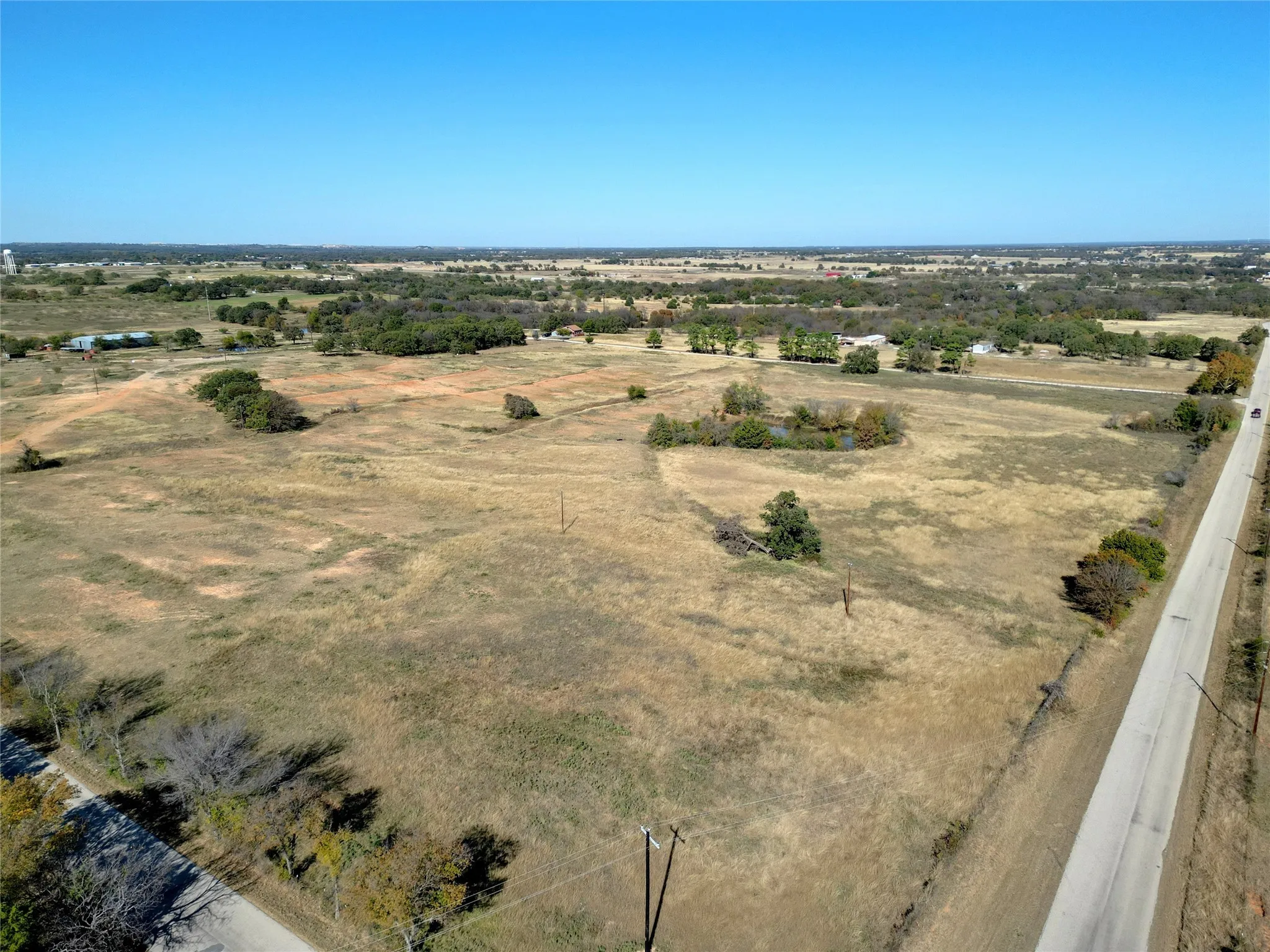 Farm For Sale in Wise County , 2012 Cuba Road, Bridgeport, Texas 76426, 3 Bedroom, 2 Bathroom, Garage spaces, 2,950 Sqft, built in 1971, Preowned, mls#21108891, Real Estate Agent in Bridgeport, Homes For Sale in Wise county, Homes For Sale in Bridgeport, Realtor in Bridgeport Texas, Real Estate Brokerage Independent Realty Texas, Luminita Cordes Realtor