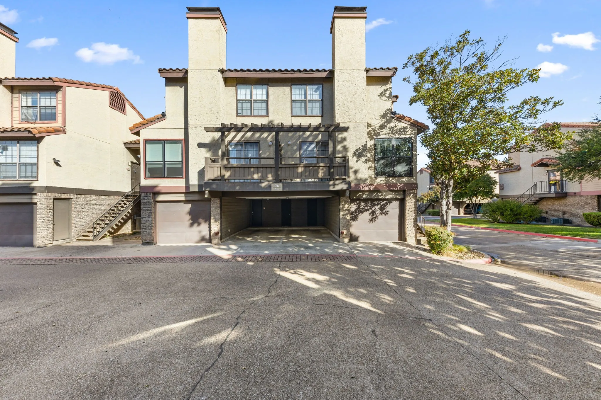 Condominium For Sale in Dallas County , 5757 E University Boulevard 26D, Dallas, Texas 75206, 1 Bedroom, 2 Bathroom, 1 Garage spaces, 920 Sqft, built in 1983, mls#21110205, Real Estate Agent in Dallas, Homes For Sale in Dallas county, Homes For Sale in Dallas, Realtor in Dallas Texas, Real Estate Brokerage Independent Realty Texas, Luminita Cordes Realtor