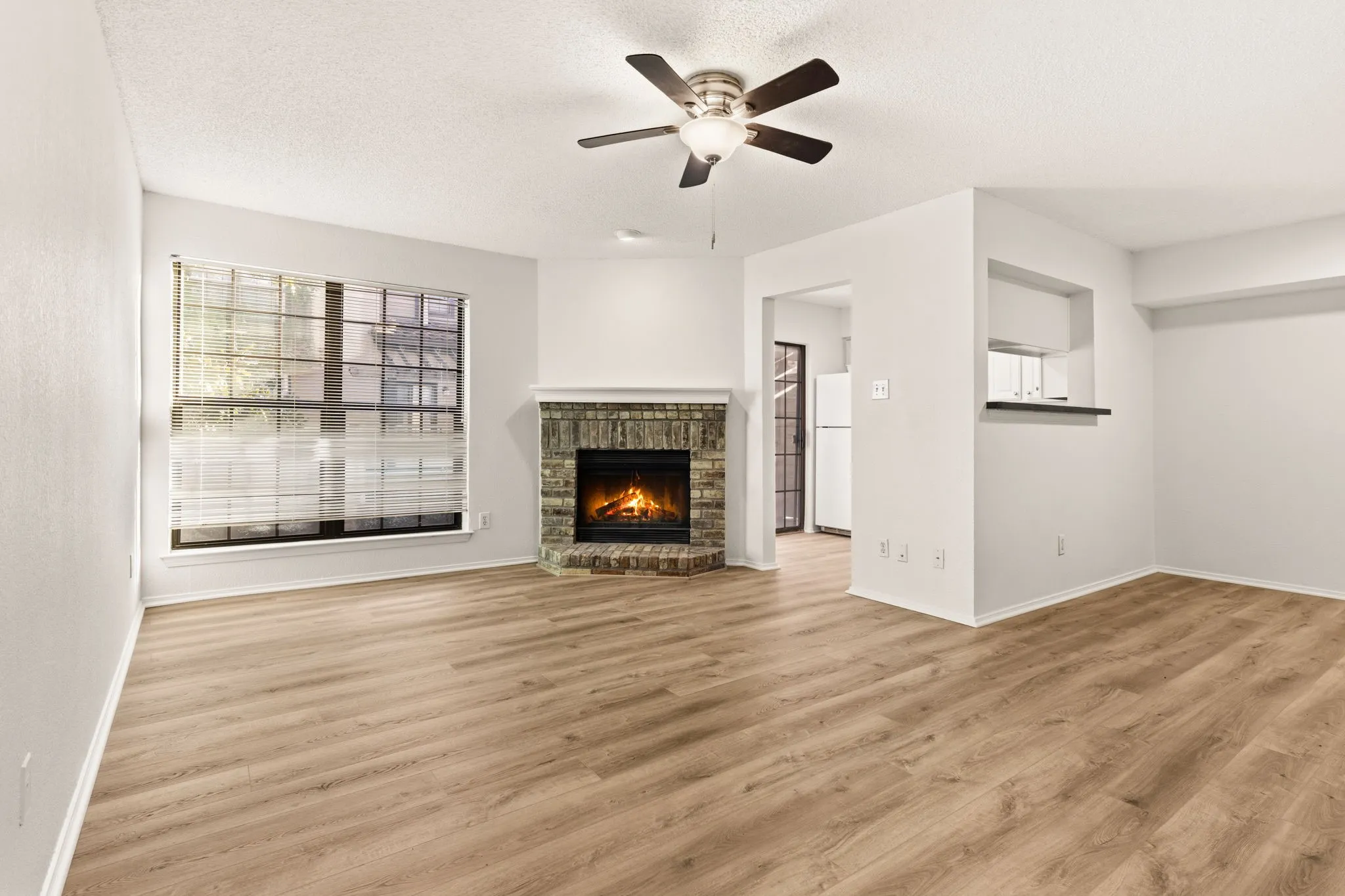 Condominium For Sale in Dallas County , 5757 E University Boulevard 26D, Dallas, Texas 75206, 1 Bedroom, 2 Bathroom, 1 Garage spaces, 920 Sqft, built in 1983, mls#21110205, Real Estate Agent in Dallas, Homes For Sale in Dallas county, Homes For Sale in Dallas, Realtor in Dallas Texas, Real Estate Brokerage Independent Realty Texas, Luminita Cordes Realtor