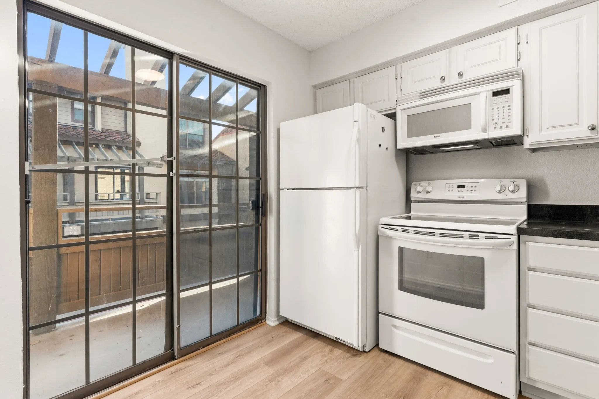 Condominium For Sale in Dallas County , 5757 E University Boulevard 26D, Dallas, Texas 75206, 1 Bedroom, 2 Bathroom, 1 Garage spaces, 920 Sqft, built in 1983, mls#21110205, Real Estate Agent in Dallas, Homes For Sale in Dallas county, Homes For Sale in Dallas, Realtor in Dallas Texas, Real Estate Brokerage Independent Realty Texas, Luminita Cordes Realtor