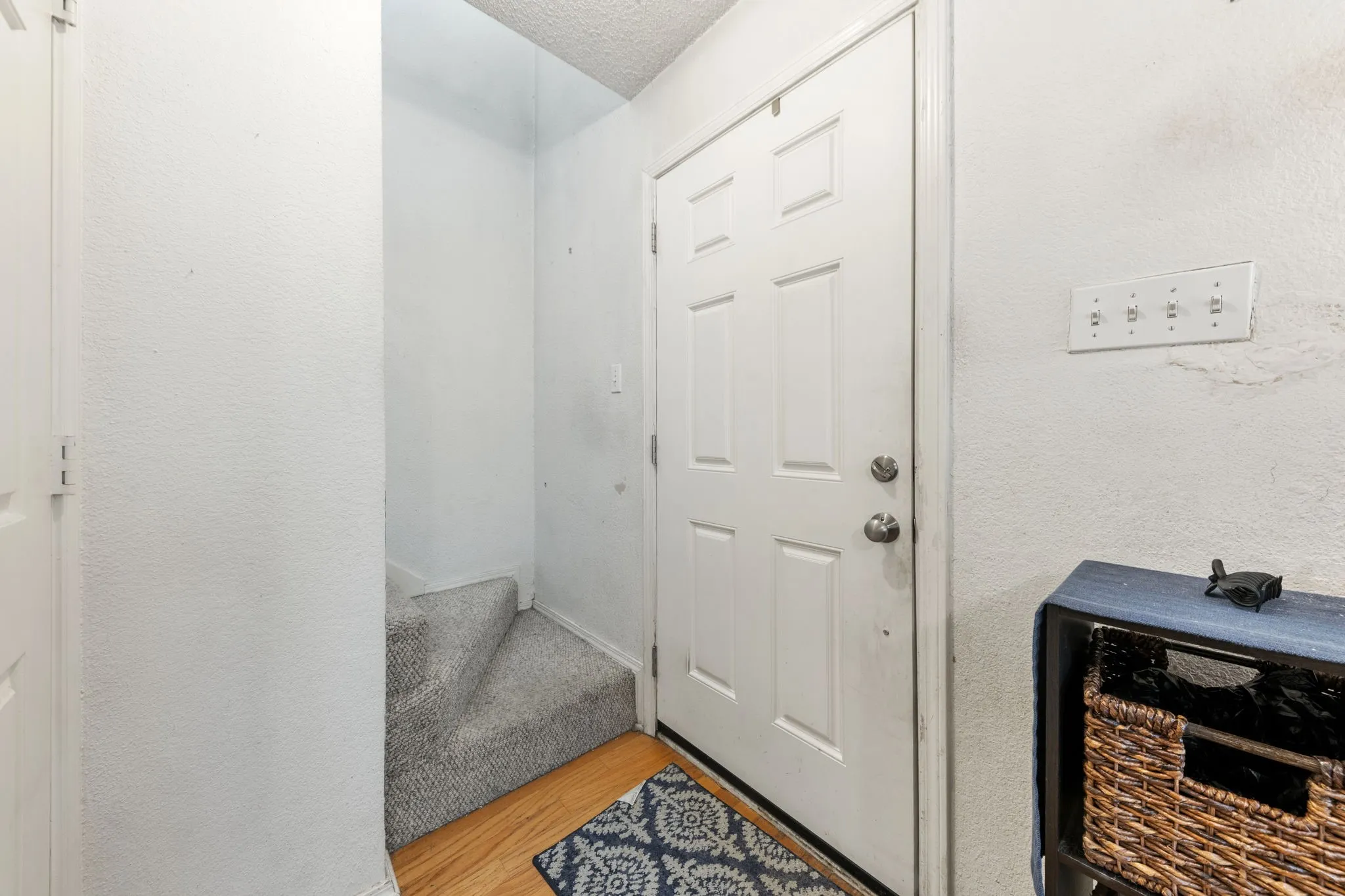Condominium For Sale in Dallas County , 5757 E University Boulevard 26D, Dallas, Texas 75206, 1 Bedroom, 2 Bathroom, 1 Garage spaces, 920 Sqft, built in 1983, mls#21110205, Real Estate Agent in Dallas, Homes For Sale in Dallas county, Homes For Sale in Dallas, Realtor in Dallas Texas, Real Estate Brokerage Independent Realty Texas, Luminita Cordes Realtor