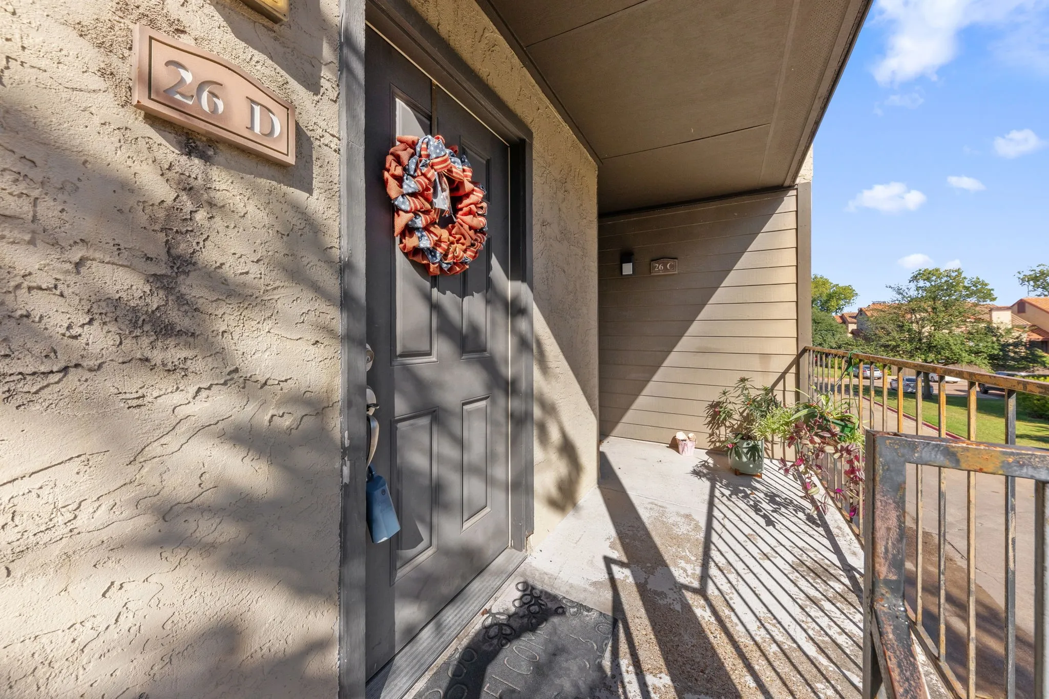 Condominium For Sale in Dallas County , 5757 E University Boulevard 26D, Dallas, Texas 75206, 1 Bedroom, 2 Bathroom, 1 Garage spaces, 920 Sqft, built in 1983, mls#21110205, Real Estate Agent in Dallas, Homes For Sale in Dallas county, Homes For Sale in Dallas, Realtor in Dallas Texas, Real Estate Brokerage Independent Realty Texas, Luminita Cordes Realtor