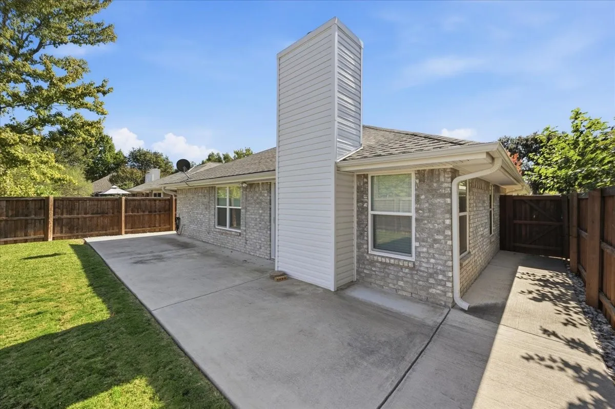 Single Family Residence For Sale in Tarrant County , 4217 Judith Way, Haltom City, Texas 76137, 3 Bedroom, 2 Bathroom, 2 Garage spaces, 1,823 Sqft, built in 1993, Preowned, mls#21101872, Real Estate Agent in Haltom City, Homes For Sale in Tarrant county, Homes For Sale in Haltom City, Realtor in Haltom City Texas, Real Estate Brokerage Independent Realty Texas, Luminita Cordes Realtor