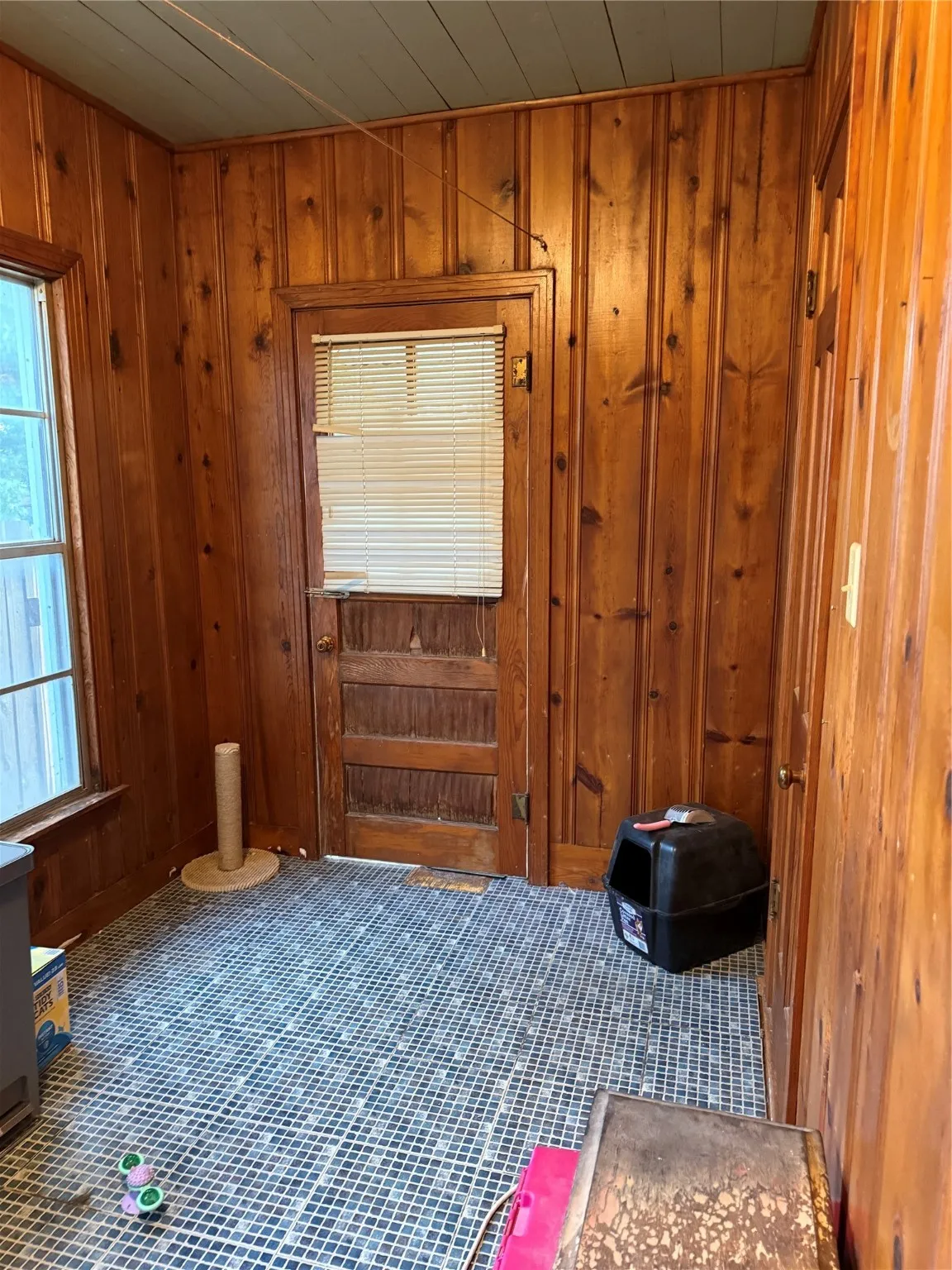 Single Family Residence For Sale in Coleman County , 1107 W Cedar St, Coleman, Texas 76834, 2 Bedrooms, 1 Bathroom, 1 Garage spaces, 1,144 Sqft, built in 0, Price $125,000, mls#21113406, Real Estate Agent in Coleman, Homes For Sale in Coleman county, Homes For Sale in Coleman, Realtor in Coleman Texas, Real Estate Brokerage Independent Realty Texas, Luminita Cordes Realtor