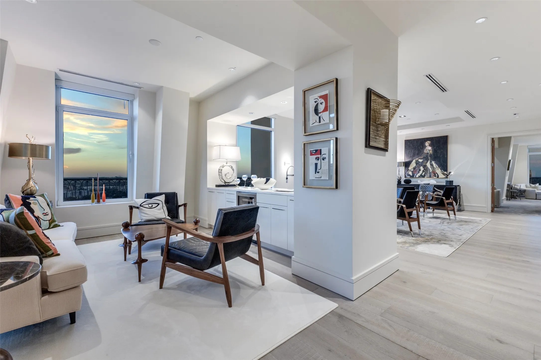 Condominium For Sale in Dallas County , 3505 Turtle Creek Boulevard 20E, Dallas, Texas 75219, 3 Bedroom, 4 Bathroom, 4 Garage spaces, 6,088 Sqft, built in 2000, mls#21109894, Real Estate Agent in Dallas, Homes For Sale in Dallas county, Homes For Sale in Dallas, Realtor in Dallas Texas, Real Estate Brokerage Independent Realty Texas, Luminita Cordes Realtor