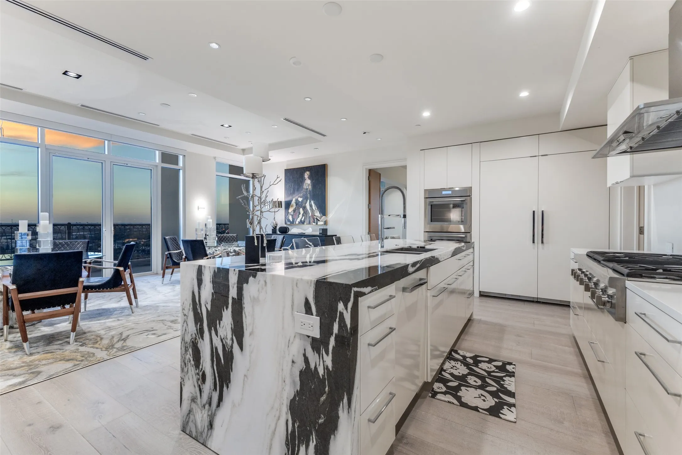 Condominium For Sale in Dallas County , 3505 Turtle Creek Boulevard 20E, Dallas, Texas 75219, 3 Bedroom, 4 Bathroom, 4 Garage spaces, 6,088 Sqft, built in 2000, mls#21109894, Real Estate Agent in Dallas, Homes For Sale in Dallas county, Homes For Sale in Dallas, Realtor in Dallas Texas, Real Estate Brokerage Independent Realty Texas, Luminita Cordes Realtor