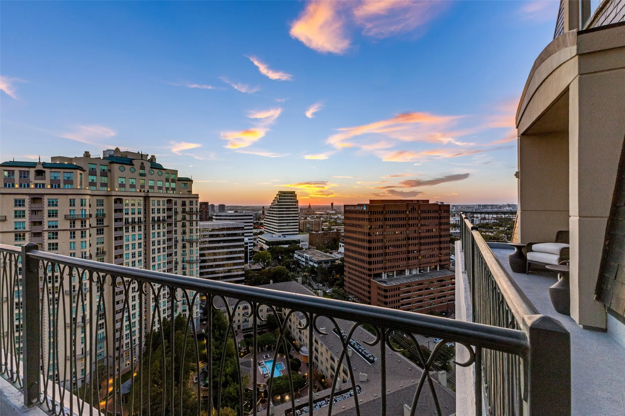 Condominium For Sale in Dallas County , 3505 Turtle Creek Boulevard 20E, Dallas, Texas 75219, 3 Bedroom, 4 Bathroom, 4 Garage spaces, 6,088 Sqft, built in 2000, mls#21109894, Real Estate Agent in Dallas, Homes For Sale in Dallas county, Homes For Sale in Dallas, Realtor in Dallas Texas, Real Estate Brokerage Independent Realty Texas, Luminita Cordes Realtor