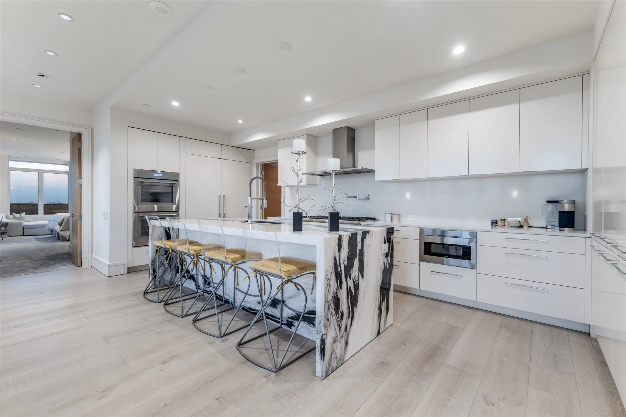 Condominium For Sale in Dallas County , 3505 Turtle Creek Boulevard 20E, Dallas, Texas 75219, 3 Bedroom, 4 Bathroom, 4 Garage spaces, 6,088 Sqft, built in 2000, mls#21109894, Real Estate Agent in Dallas, Homes For Sale in Dallas county, Homes For Sale in Dallas, Realtor in Dallas Texas, Real Estate Brokerage Independent Realty Texas, Luminita Cordes Realtor
