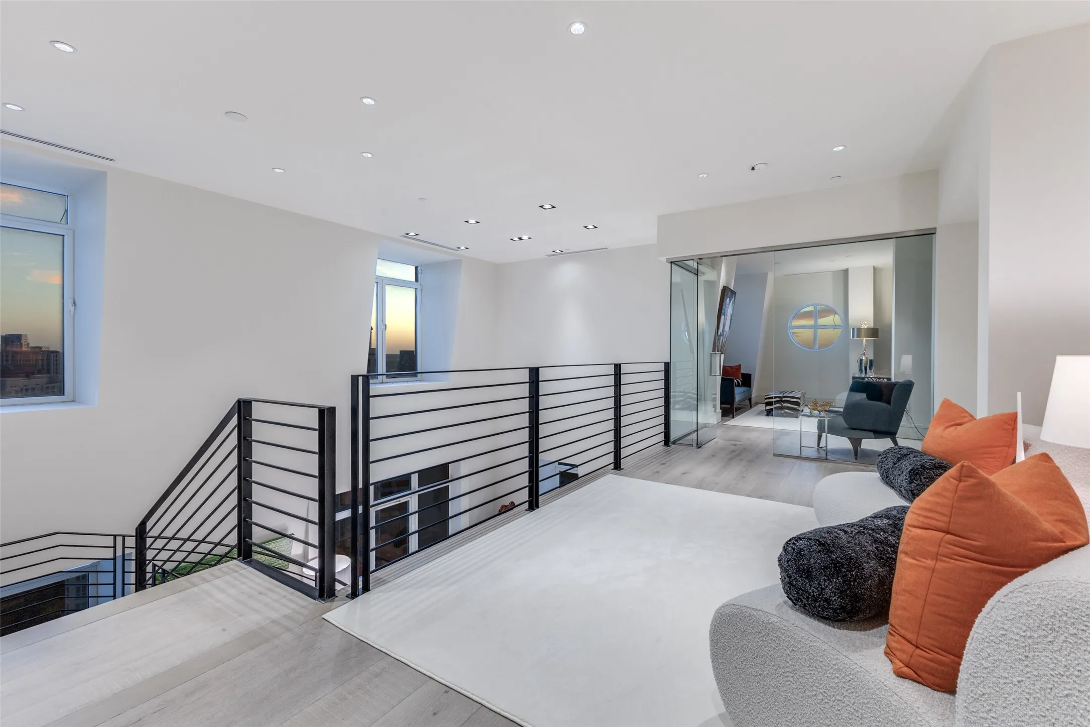 Condominium For Sale in Dallas County , 3505 Turtle Creek Boulevard 20E, Dallas, Texas 75219, 3 Bedroom, 4 Bathroom, 4 Garage spaces, 6,088 Sqft, built in 2000, mls#21109894, Real Estate Agent in Dallas, Homes For Sale in Dallas county, Homes For Sale in Dallas, Realtor in Dallas Texas, Real Estate Brokerage Independent Realty Texas, Luminita Cordes Realtor