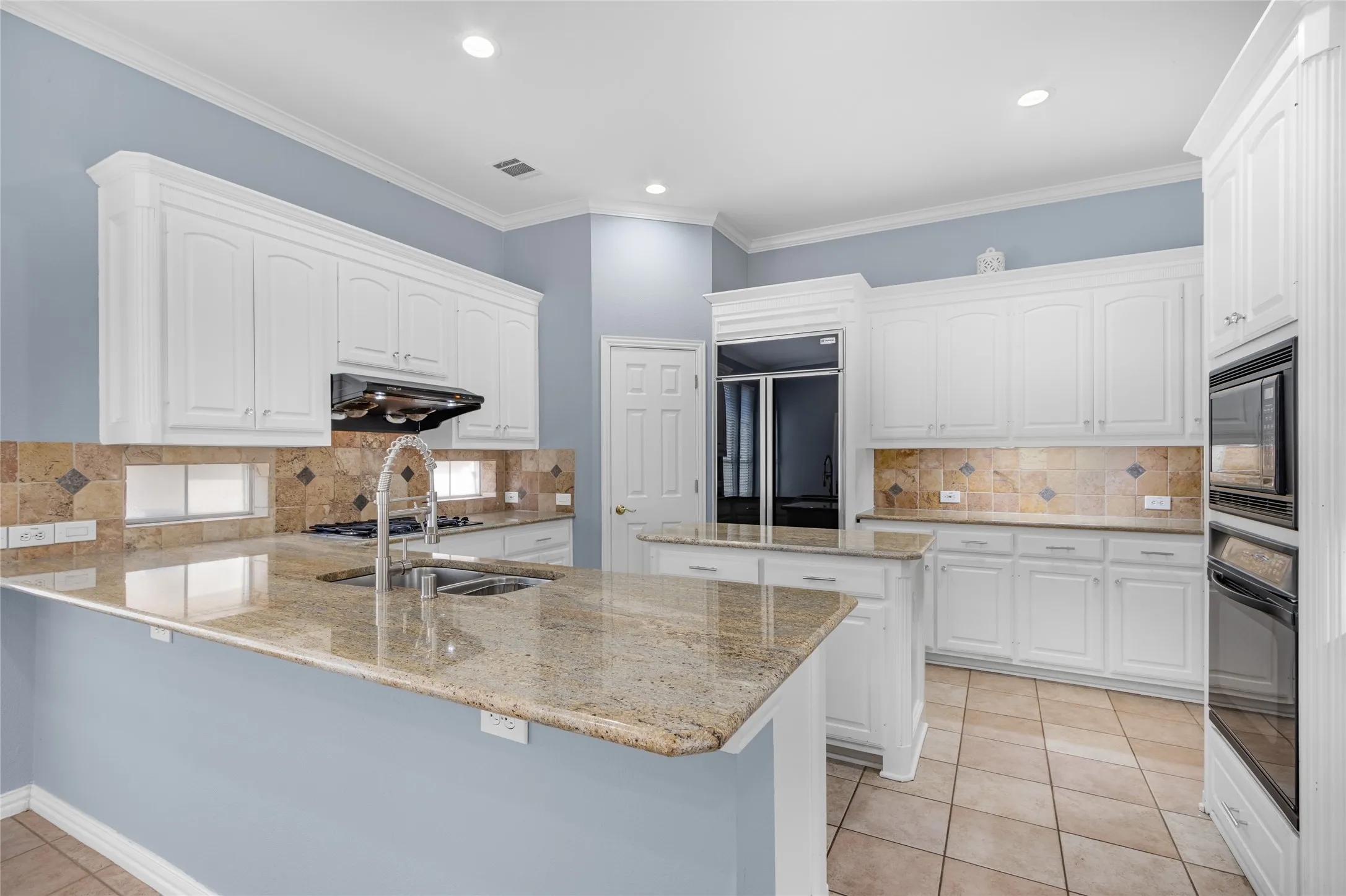Single Family Residence For Sale in Collin County , 3804 Morning Dove Drive, Plano, Texas 75025, 4 Bedroom, 4 Bathroom, 3 Garage spaces, 4,130 Sqft, built in 1999, Preowned, mls#21113522, Real Estate Agent in Plano, Homes For Sale in Collin county, Homes For Sale in Plano, Realtor in Plano Texas, Real Estate Brokerage Independent Realty Texas, Luminita Cordes Realtor