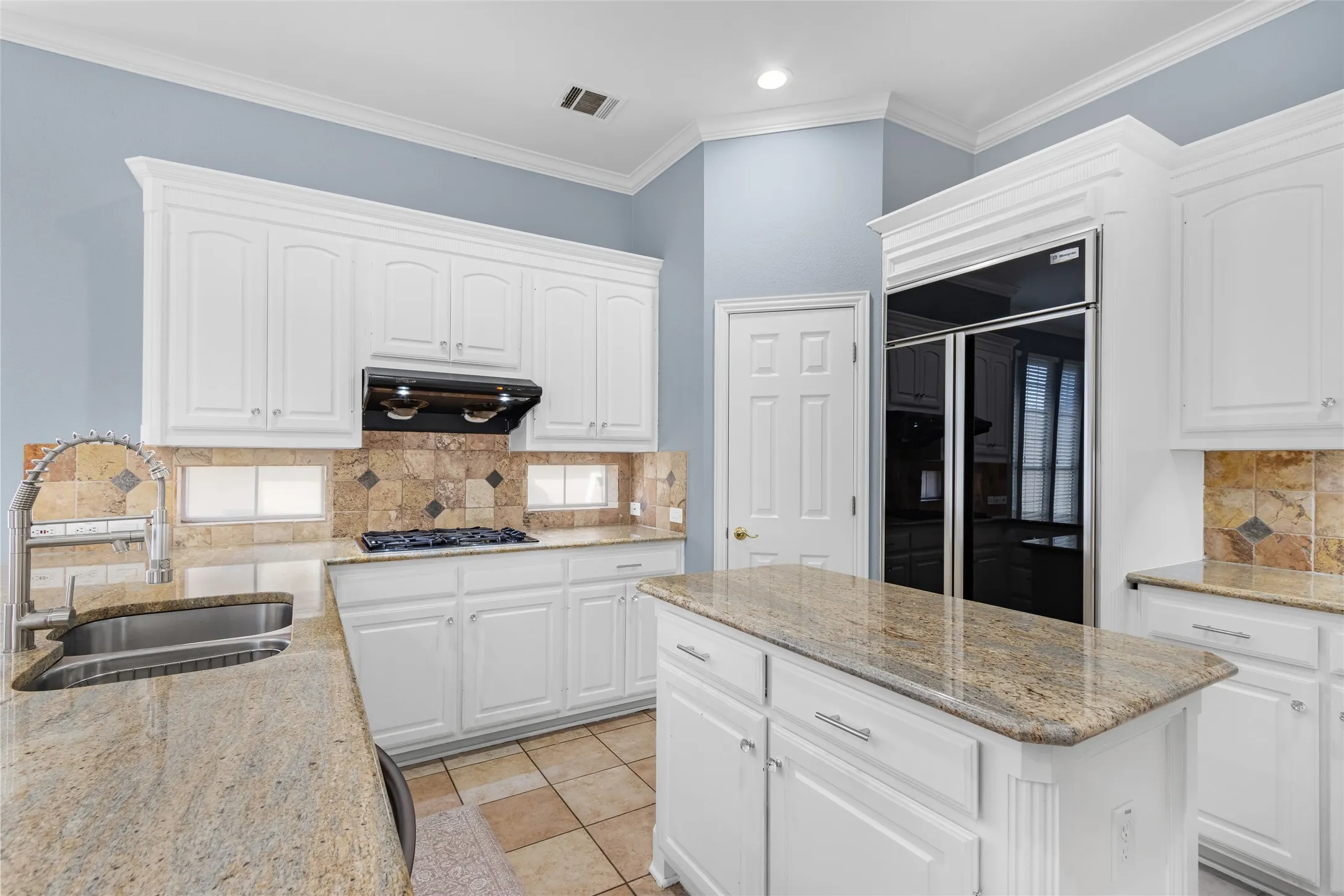 Single Family Residence For Sale in Collin County , 3804 Morning Dove Drive, Plano, Texas 75025, 4 Bedroom, 4 Bathroom, 3 Garage spaces, 4,130 Sqft, built in 1999, Preowned, mls#21113522, Real Estate Agent in Plano, Homes For Sale in Collin county, Homes For Sale in Plano, Realtor in Plano Texas, Real Estate Brokerage Independent Realty Texas, Luminita Cordes Realtor