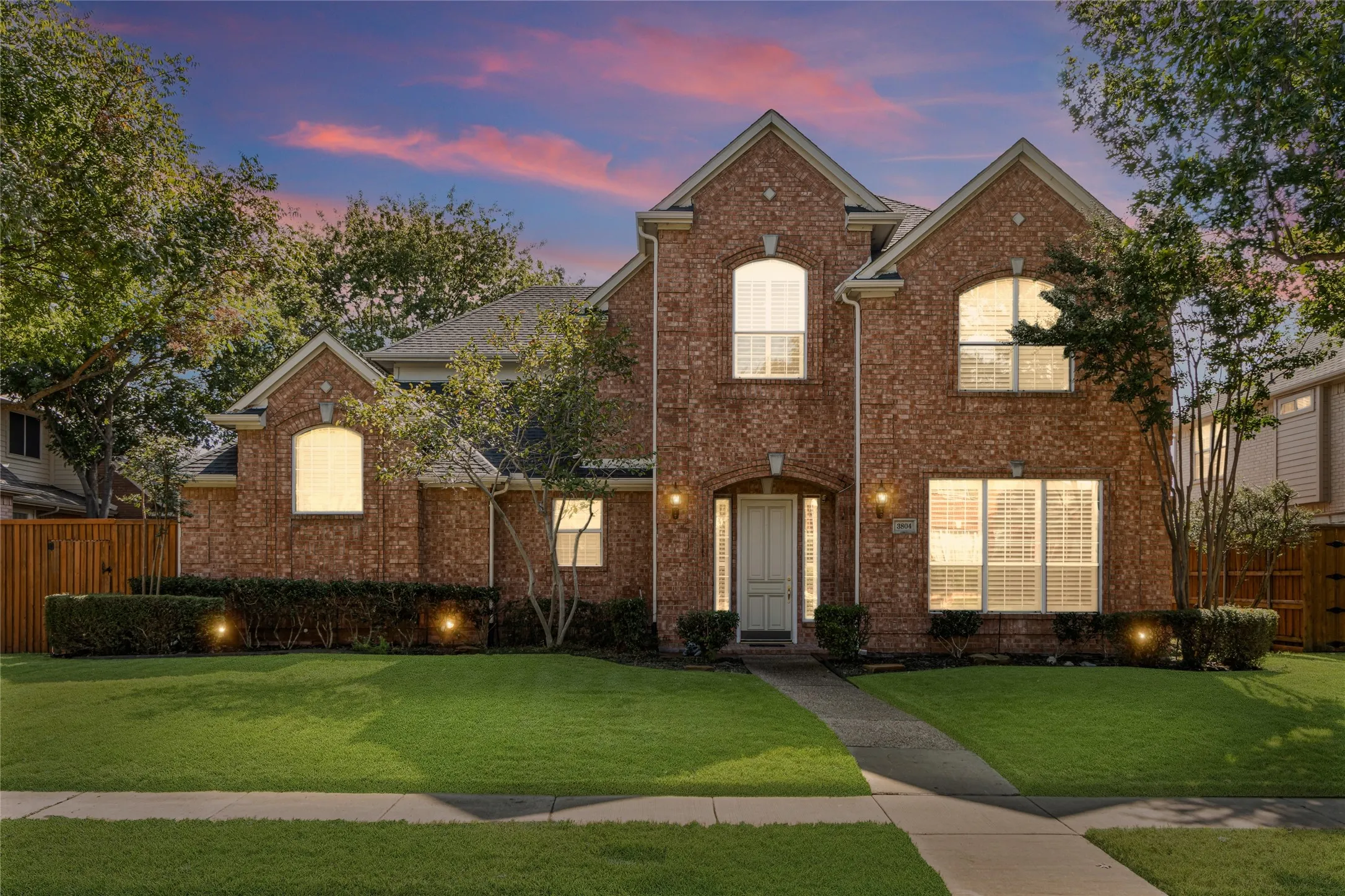 Single Family Residence For Sale in Collin County , 3804 Morning Dove Drive, Plano, Texas 75025, 4 Bedroom, 4 Bathroom, 3 Garage spaces, 4,130 Sqft, built in 1999, Preowned, mls#21113522, Real Estate Agent in Plano, Homes For Sale in Collin county, Homes For Sale in Plano, Realtor in Plano Texas, Real Estate Brokerage Independent Realty Texas, Luminita Cordes Realtor