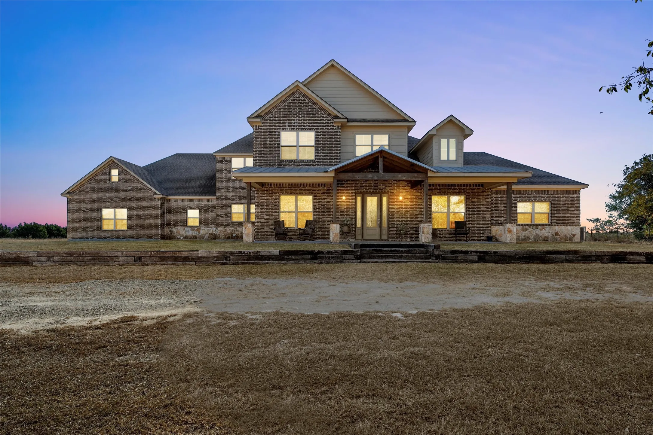 Single Family Residence For Sale in Mc Lennan County , 2370 Garrett Lane, China Spring, Texas 76633, 4 Bedroom, 4 Bathroom, 3 Garage spaces, 4,033 Sqft, built in 2015, Preowned, mls#21112518, Real Estate Agent in China Spring, Homes For Sale in Mc Lennan county, Homes For Sale in China Spring, Realtor in China Spring Texas, Real Estate Brokerage Independent Realty Texas, Luminita Cordes Realtor
