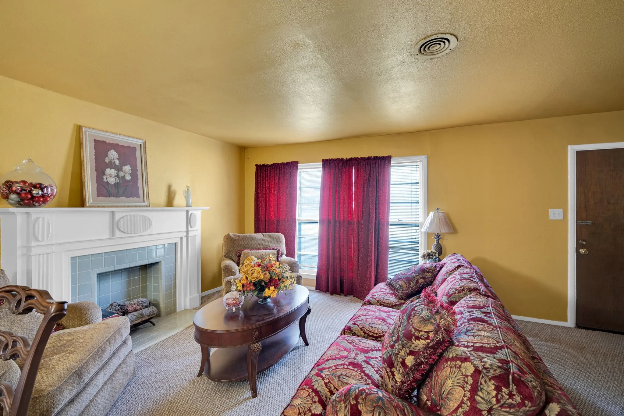 Single Family Residence For Sale in Dallas County , 846 Truman Circle, Lancaster, Texas 75146, 3 Bedroom, 3 Bathroom, Garage spaces, 2,021 Sqft, built in 1960, mls#21113572, Real Estate Agent in Lancaster, Homes For Sale in Dallas county, Homes For Sale in Lancaster, Realtor in Lancaster Texas, Real Estate Brokerage Independent Realty Texas, Luminita Cordes Realtor