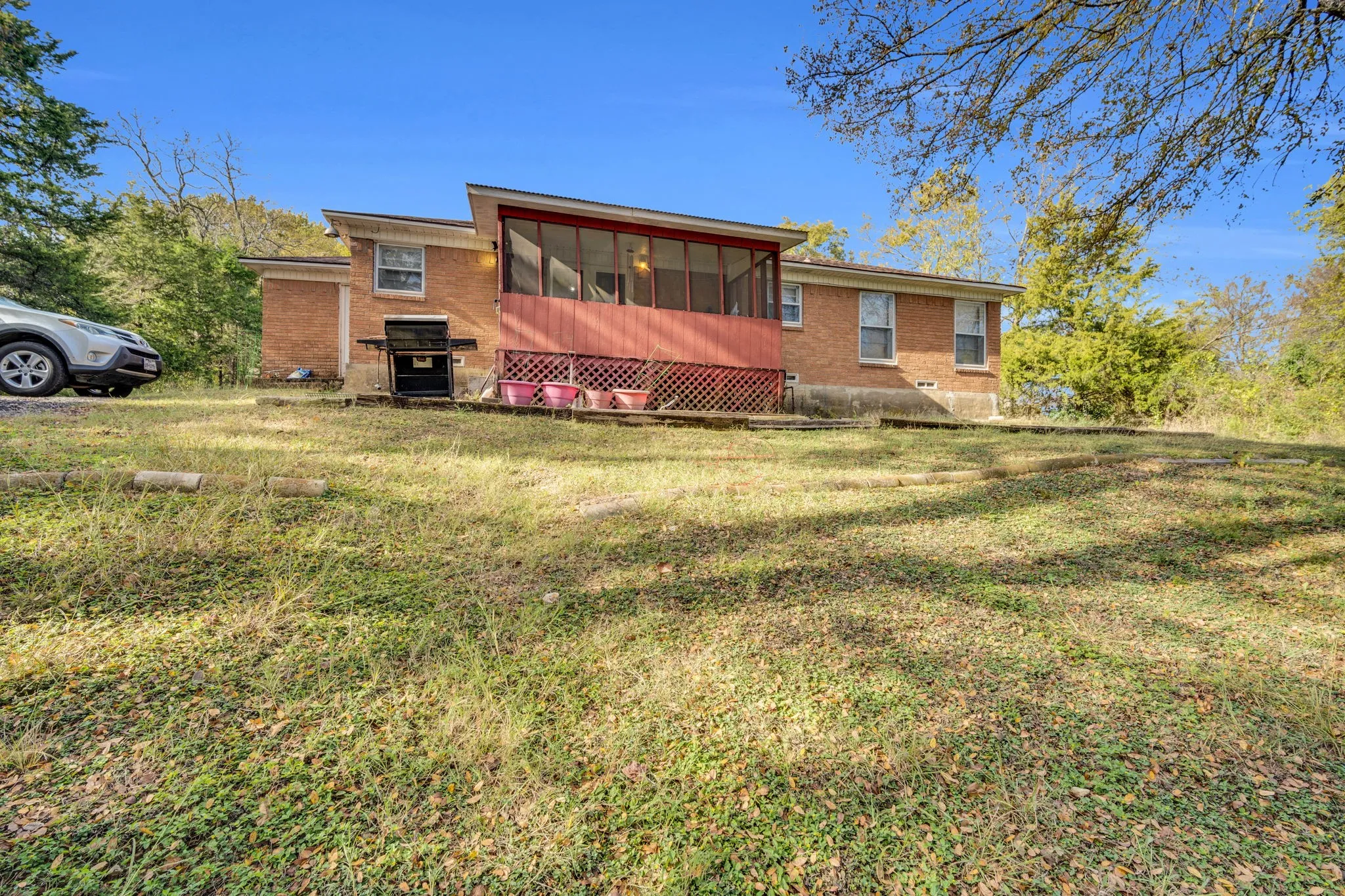 Single Family Residence For Sale in Dallas County , 846 Truman Circle, Lancaster, Texas 75146, 3 Bedroom, 3 Bathroom, Garage spaces, 2,021 Sqft, built in 1960, mls#21113572, Real Estate Agent in Lancaster, Homes For Sale in Dallas county, Homes For Sale in Lancaster, Realtor in Lancaster Texas, Real Estate Brokerage Independent Realty Texas, Luminita Cordes Realtor