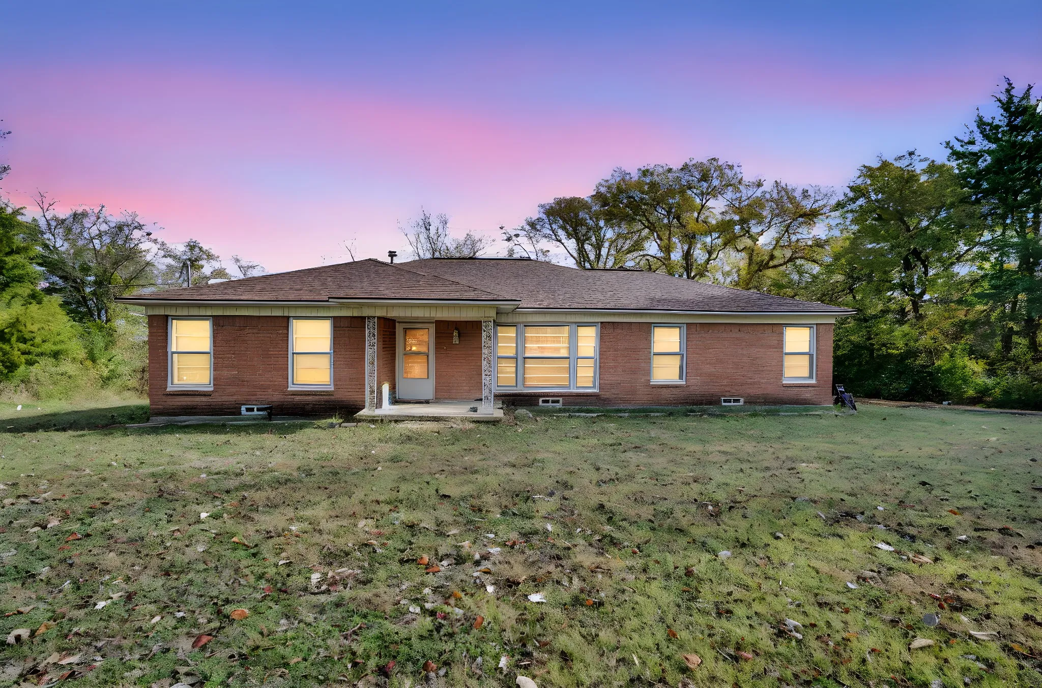Single Family Residence For Sale in Dallas County , 846 Truman Circle, Lancaster, Texas 75146, 3 Bedroom, 3 Bathroom, Garage spaces, 2,021 Sqft, built in 1960, mls#21113572, Real Estate Agent in Lancaster, Homes For Sale in Dallas county, Homes For Sale in Lancaster, Realtor in Lancaster Texas, Real Estate Brokerage Independent Realty Texas, Luminita Cordes Realtor