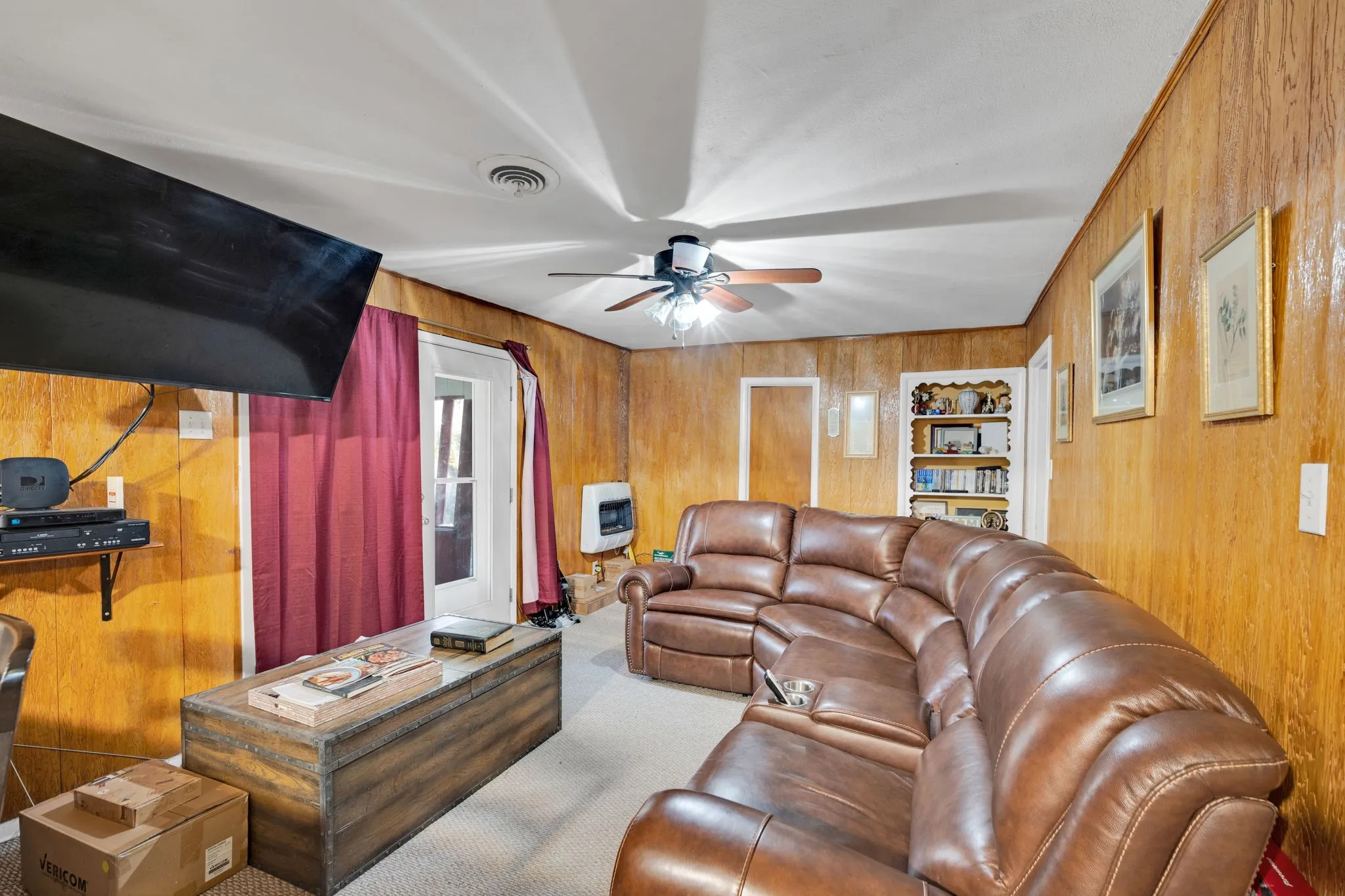 Single Family Residence For Sale in Dallas County , 846 Truman Circle, Lancaster, Texas 75146, 3 Bedroom, 3 Bathroom, Garage spaces, 2,021 Sqft, built in 1960, mls#21113572, Real Estate Agent in Lancaster, Homes For Sale in Dallas county, Homes For Sale in Lancaster, Realtor in Lancaster Texas, Real Estate Brokerage Independent Realty Texas, Luminita Cordes Realtor