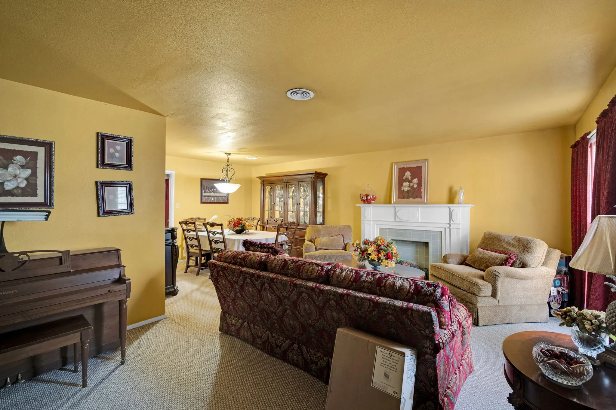 Single Family Residence For Sale in Dallas County , 846 Truman Circle, Lancaster, Texas 75146, 3 Bedroom, 3 Bathroom, Garage spaces, 2,021 Sqft, built in 1960, mls#21113572, Real Estate Agent in Lancaster, Homes For Sale in Dallas county, Homes For Sale in Lancaster, Realtor in Lancaster Texas, Real Estate Brokerage Independent Realty Texas, Luminita Cordes Realtor
