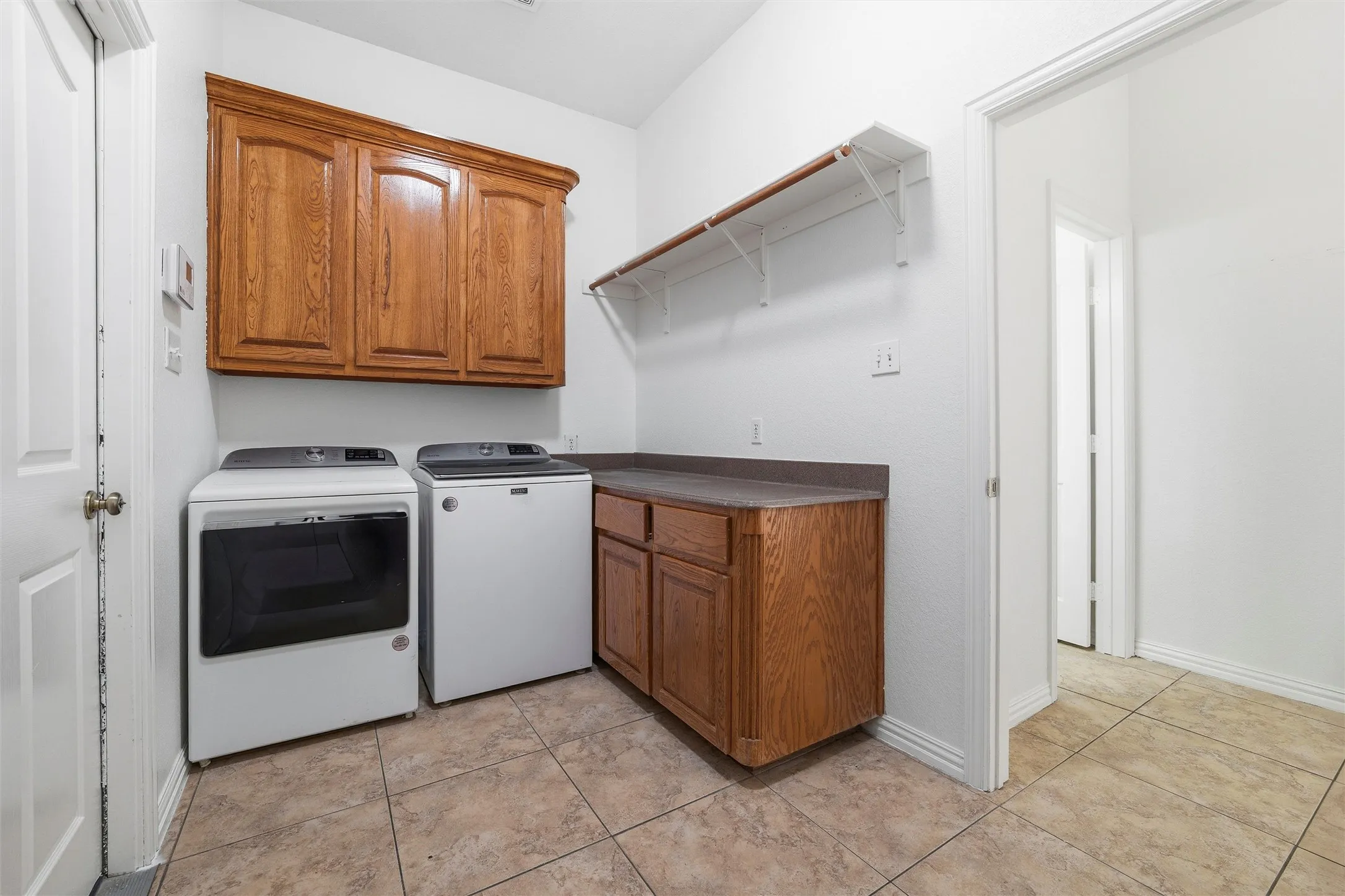 Single Family Residence For Sale in Tarrant County , 10601 Pack Saddle Trail, Fort Worth, Texas 76108, 5 Bedroom, 4 Bathroom, 3 Garage spaces, 3,476 Sqft, built in 2004, Preowned, mls#21111354, Real Estate Agent in Fort Worth, Homes For Sale in Tarrant county, Homes For Sale in Fort Worth, Realtor in Fort Worth Texas, Real Estate Brokerage Independent Realty Texas, Luminita Cordes Realtor
