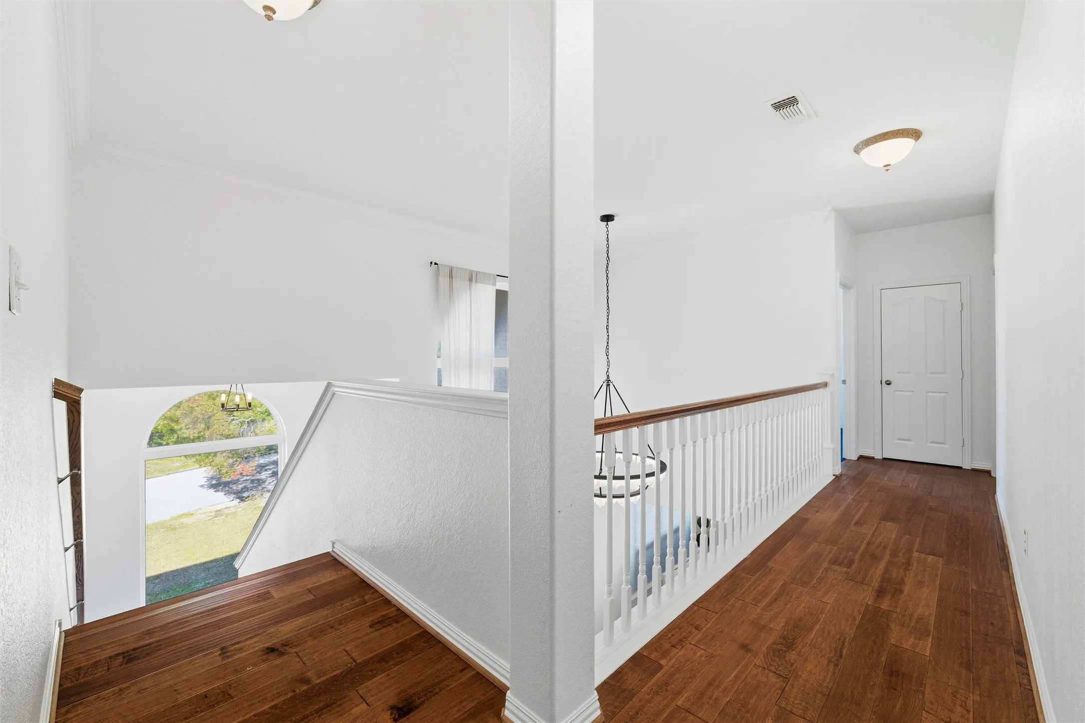 Single Family Residence For Sale in Tarrant County , 10601 Pack Saddle Trail, Fort Worth, Texas 76108, 5 Bedroom, 4 Bathroom, 3 Garage spaces, 3,476 Sqft, built in 2004, Preowned, mls#21111354, Real Estate Agent in Fort Worth, Homes For Sale in Tarrant county, Homes For Sale in Fort Worth, Realtor in Fort Worth Texas, Real Estate Brokerage Independent Realty Texas, Luminita Cordes Realtor