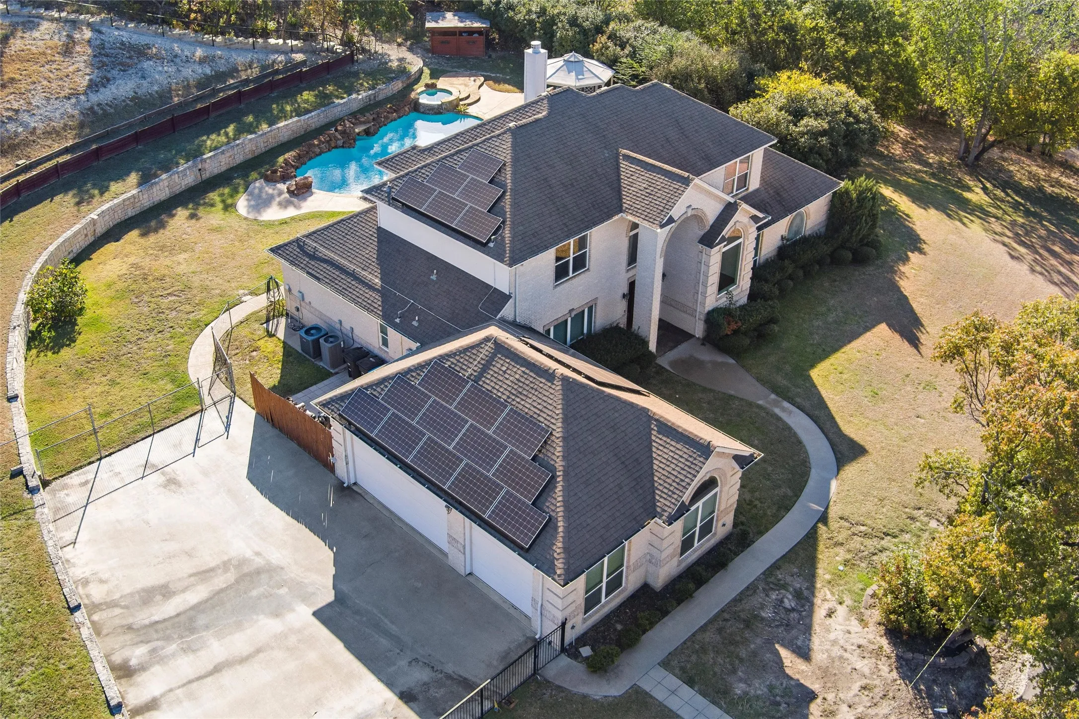 Single Family Residence For Sale in Tarrant County , 10601 Pack Saddle Trail, Fort Worth, Texas 76108, 5 Bedroom, 4 Bathroom, 3 Garage spaces, 3,476 Sqft, built in 2004, Preowned, mls#21111354, Real Estate Agent in Fort Worth, Homes For Sale in Tarrant county, Homes For Sale in Fort Worth, Realtor in Fort Worth Texas, Real Estate Brokerage Independent Realty Texas, Luminita Cordes Realtor