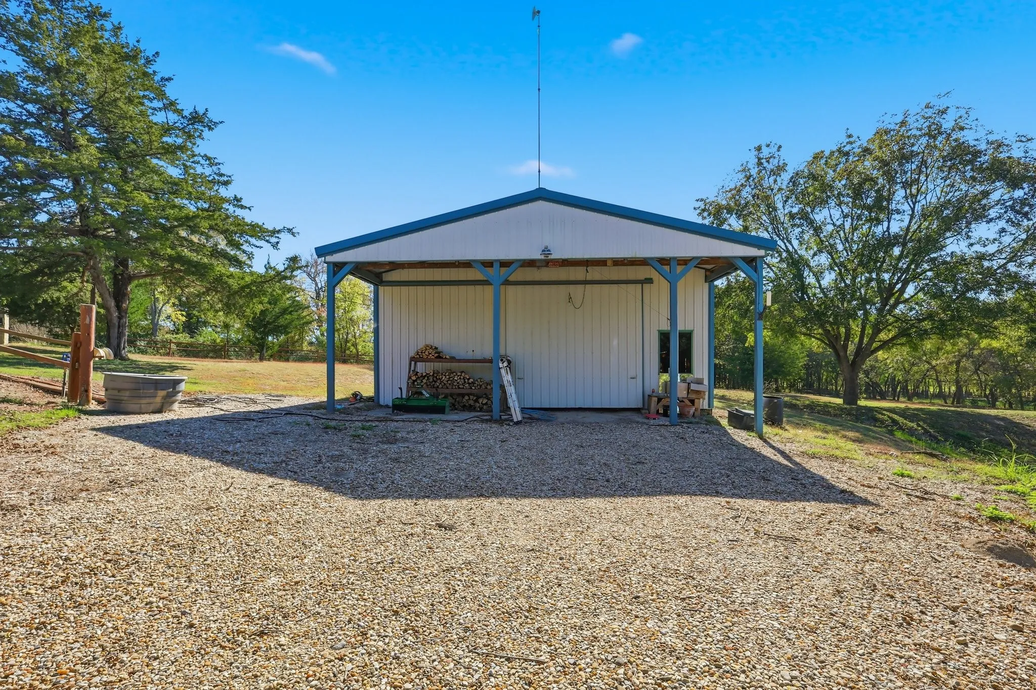 1500 Square Foot Workshop. Open the Doors and Drive Your Vehicle Straight Through. Plenty of Space!