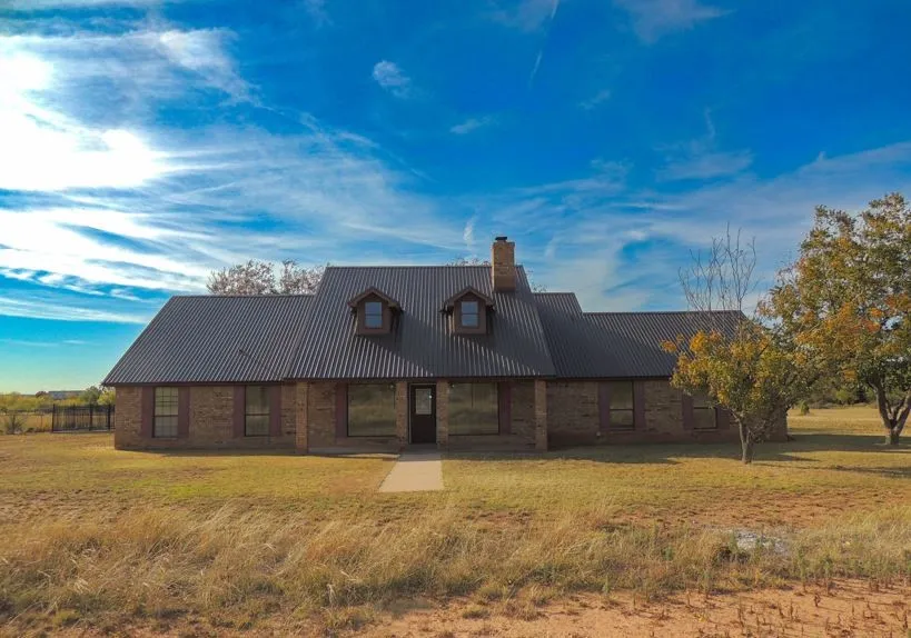 Single Family Residence For Sale in Taylor County , 150 CR 676, Tuscola, Texas 79562, 3 Bedrooms, 2 Bathrooms, 2 Garage spaces, 2,830 Sqft, built in 1993, Price $539,900, mls#21113786, Real Estate Agent in Tuscola, Homes For Sale in Taylor county, Homes For Sale in Tuscola, Realtor in Tuscola Texas, Real Estate Brokerage Independent Realty Texas, Luminita Cordes Realtor