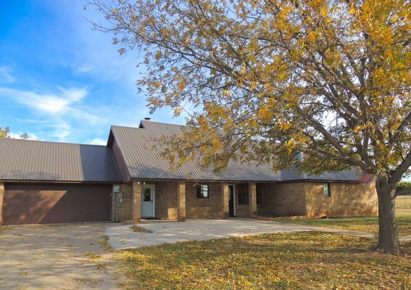 Single Family Residence For Sale in Taylor County , 150 CR 676, Tuscola, Texas 79562, 3 Bedrooms, 2 Bathrooms, 2 Garage spaces, 2,830 Sqft, built in 1993, Price $539,900, mls#21113786, Real Estate Agent in Tuscola, Homes For Sale in Taylor county, Homes For Sale in Tuscola, Realtor in Tuscola Texas, Real Estate Brokerage Independent Realty Texas, Luminita Cordes Realtor