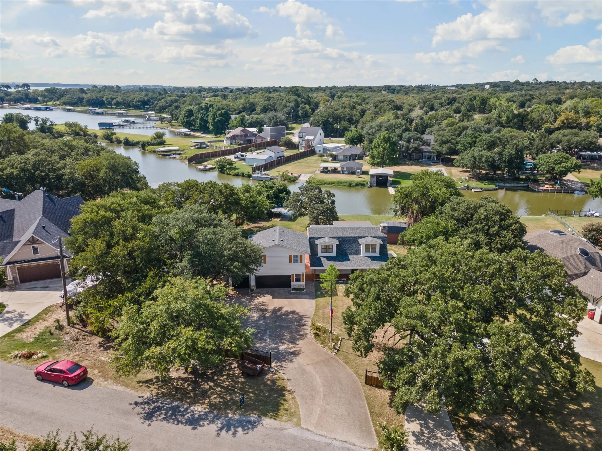 Single Family Residence For Sale in Tarrant County , 7329 Hickey Road, Azle, Texas 76020, 5 Bedroom, 3 Bathroom, 2 Garage spaces, 1,980 Sqft, built in 1985, mls#21113918, Real Estate Agent in Azle, Homes For Sale in Tarrant county, Homes For Sale in Azle, Realtor in Azle Texas, Real Estate Brokerage Independent Realty Texas, Luminita Cordes Realtor