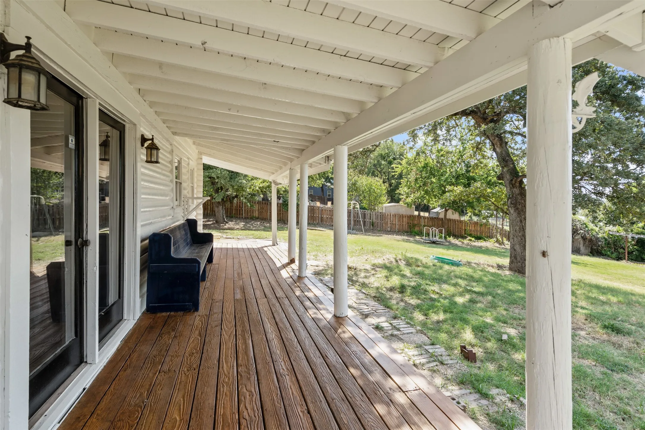 Single Family Residence For Sale in Tarrant County , 7329 Hickey Road, Azle, Texas 76020, 5 Bedroom, 3 Bathroom, 2 Garage spaces, 1,980 Sqft, built in 1985, mls#21113918, Real Estate Agent in Azle, Homes For Sale in Tarrant county, Homes For Sale in Azle, Realtor in Azle Texas, Real Estate Brokerage Independent Realty Texas, Luminita Cordes Realtor