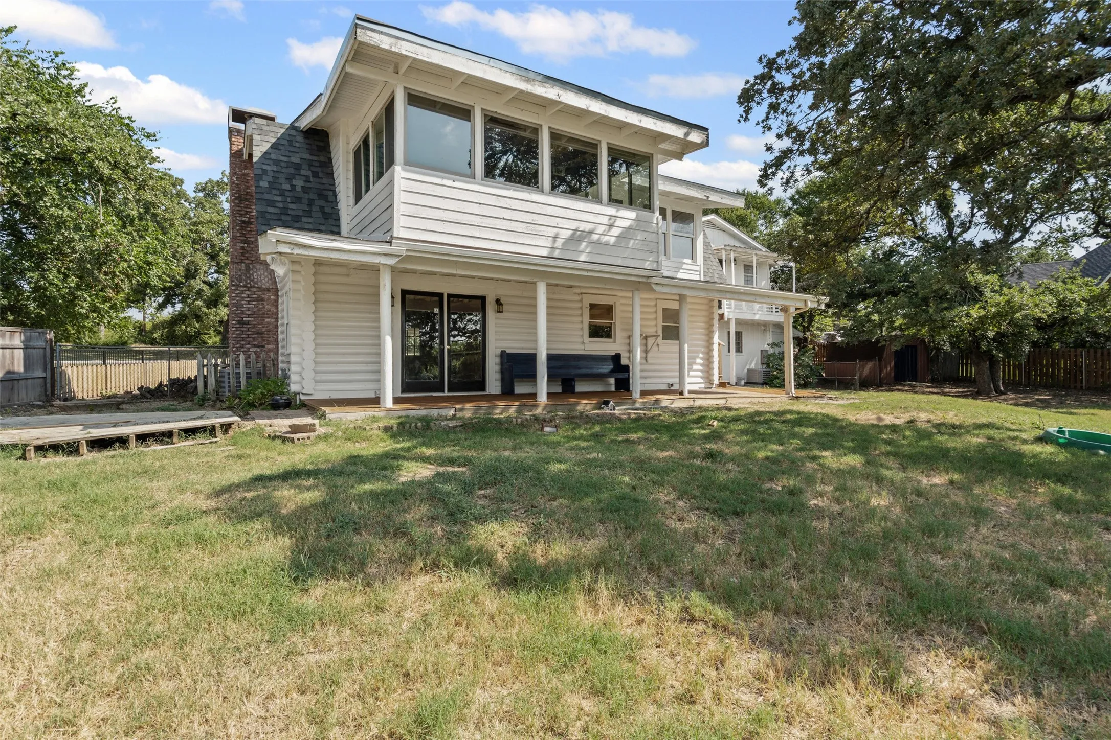 Single Family Residence For Sale in Tarrant County , 7329 Hickey Road, Azle, Texas 76020, 5 Bedroom, 3 Bathroom, 2 Garage spaces, 1,980 Sqft, built in 1985, mls#21113918, Real Estate Agent in Azle, Homes For Sale in Tarrant county, Homes For Sale in Azle, Realtor in Azle Texas, Real Estate Brokerage Independent Realty Texas, Luminita Cordes Realtor