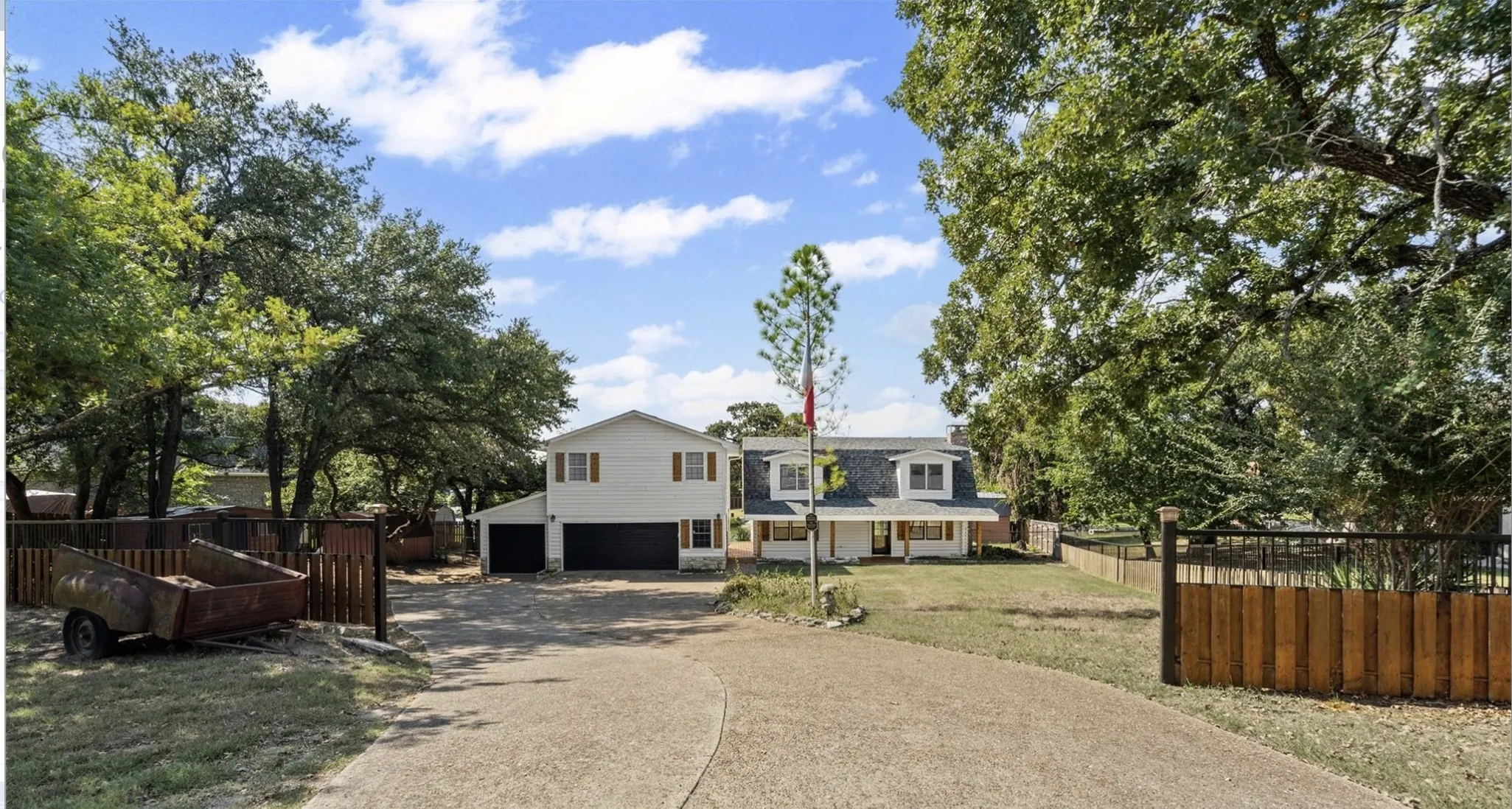 Single Family Residence For Sale in Tarrant County , 7329 Hickey Road, Azle, Texas 76020, 5 Bedroom, 3 Bathroom, 2 Garage spaces, 1,980 Sqft, built in 1985, mls#21113918, Real Estate Agent in Azle, Homes For Sale in Tarrant county, Homes For Sale in Azle, Realtor in Azle Texas, Real Estate Brokerage Independent Realty Texas, Luminita Cordes Realtor