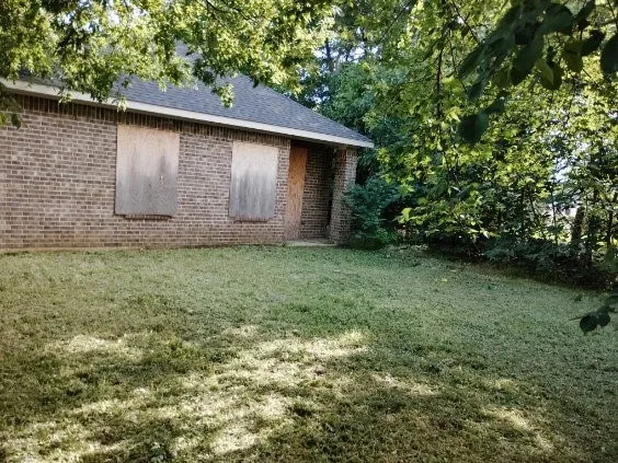 Single Family Residence For Sale in Dallas County , 2633 Macon Street, Dallas, Texas 75215, 3 Bedrooms, 3 Bathrooms, 1 Garage spaces, 1,701 Sqft, built in 2023, Preowned, Price $224,800, mls#21104973, Real Estate Agent in Dallas, Homes For Sale in Dallas county, Homes For Sale in Dallas, Realtor in Dallas Texas, Real Estate Brokerage Independent Realty Texas, Luminita Cordes Realtor