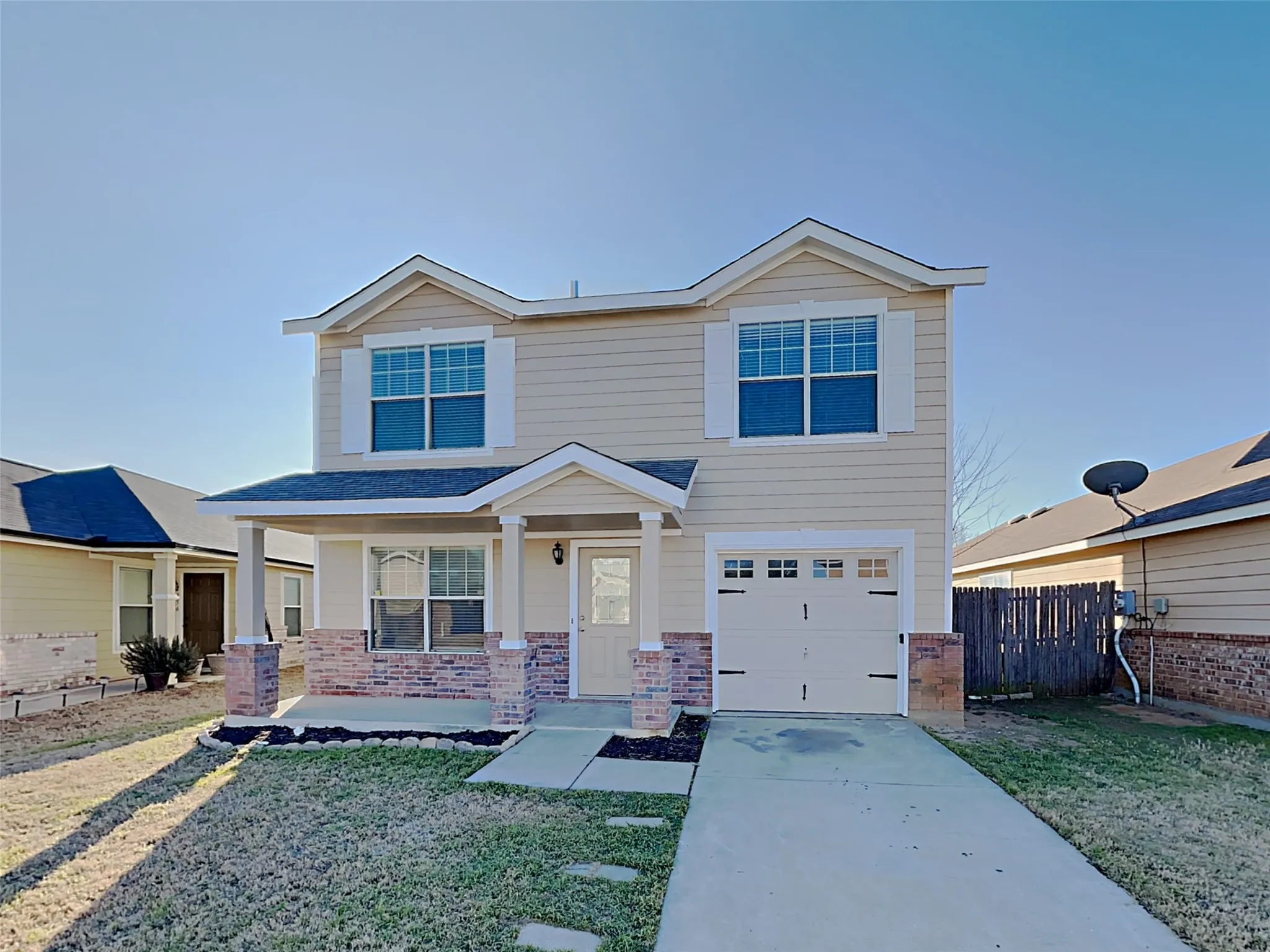 Single Family Residence For Sale in Tarrant County , 1852 Wickham Drive, Burleson, Texas 76028, 3 Bedroom, 2 Bathroom, 1 Garage spaces, 1,641 Sqft, built in 2007, mls#21114218, Real Estate Agent in Burleson, Homes For Sale in Tarrant county, Homes For Sale in Burleson, Realtor in Burleson Texas, Real Estate Brokerage Independent Realty Texas, Luminita Cordes Realtor