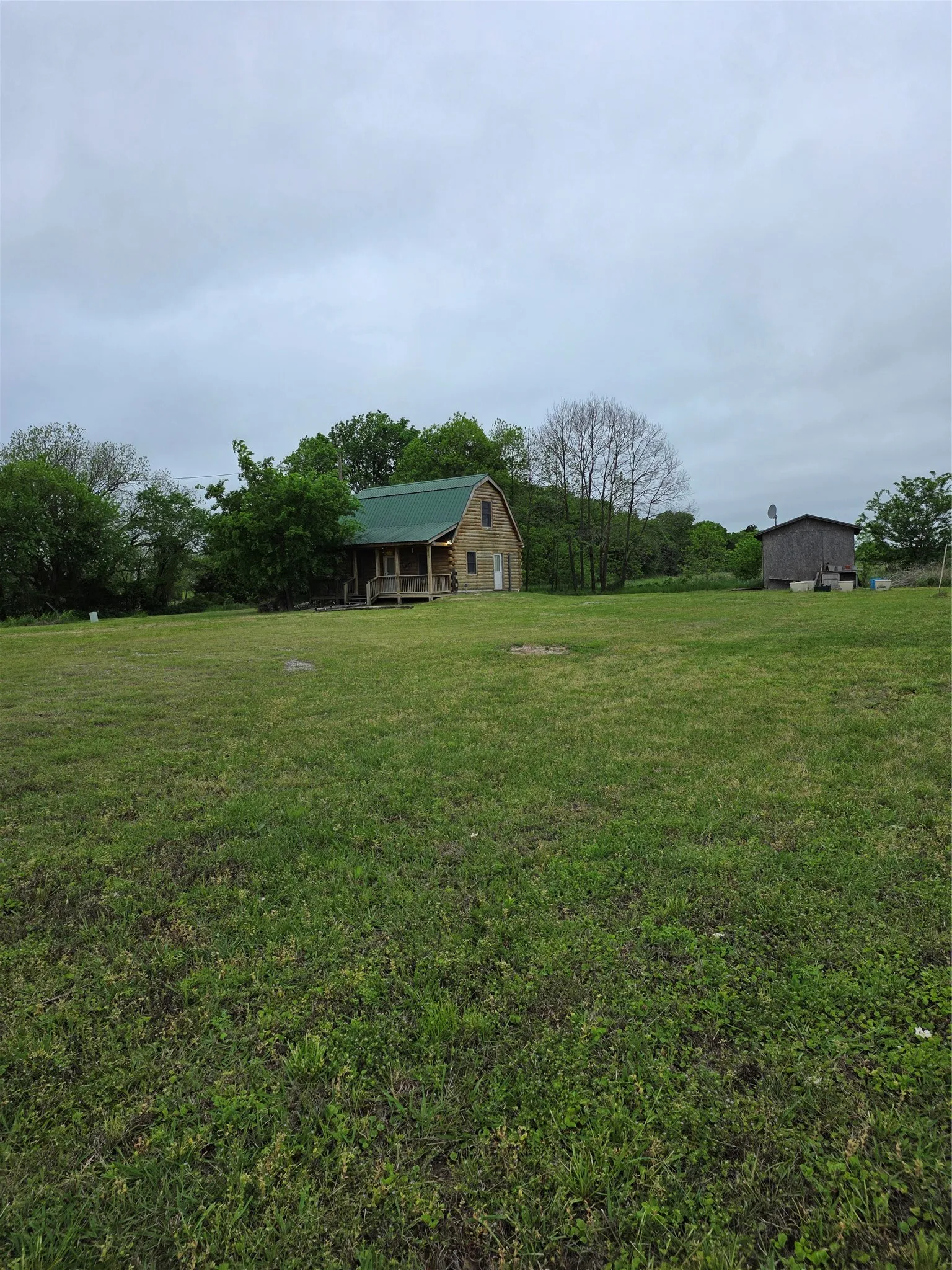 Single Family Residence For Sale in Fannin County , 2628 S State Highway 121, Bonham, Texas 75418, 2 Bedroom, 2 Bathroom, Garage spaces, 1,120 Sqft, built in 2013, mls#21114219, Real Estate Agent in Bonham, Homes For Sale in Fannin county, Homes For Sale in Bonham, Realtor in Bonham Texas, Real Estate Brokerage Independent Realty Texas, Luminita Cordes Realtor