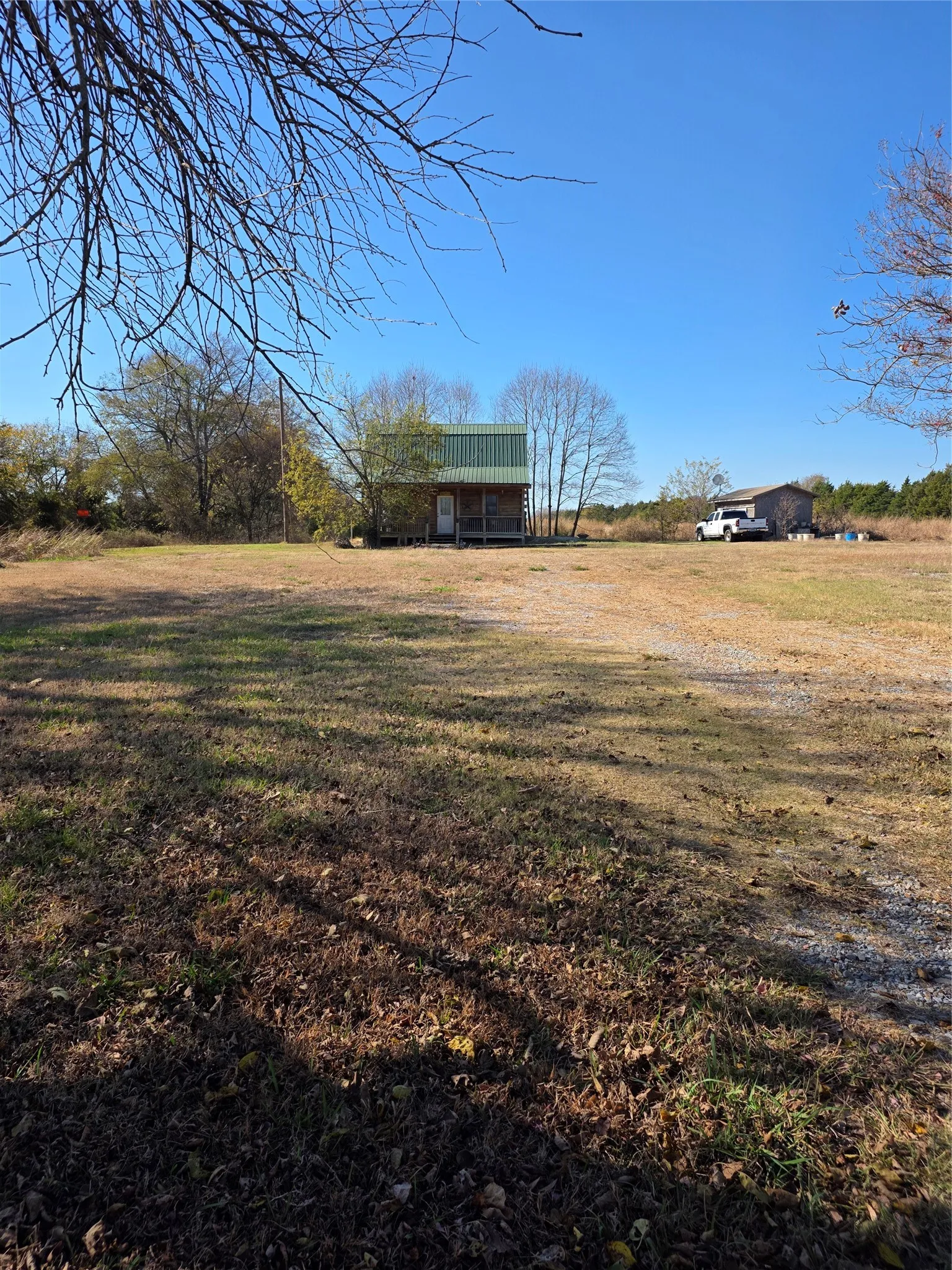 Single Family Residence For Sale in Fannin County , 2628 S State Highway 121, Bonham, Texas 75418, 2 Bedroom, 2 Bathroom, Garage spaces, 1,120 Sqft, built in 2013, mls#21114219, Real Estate Agent in Bonham, Homes For Sale in Fannin county, Homes For Sale in Bonham, Realtor in Bonham Texas, Real Estate Brokerage Independent Realty Texas, Luminita Cordes Realtor