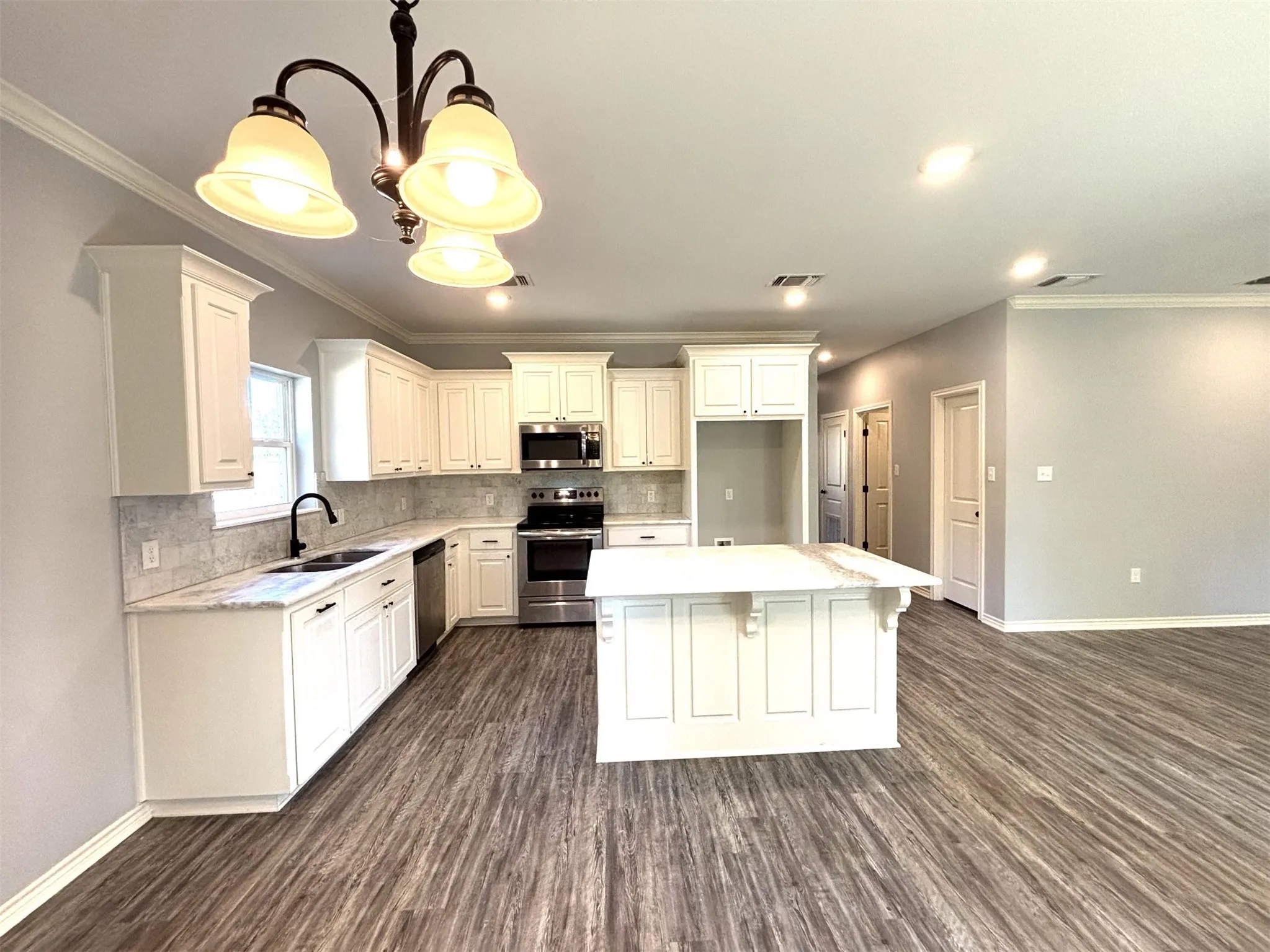Single Family Residence For Sale in Cherokee County , 196 Twisted Oaks Drive, Rusk, Texas 75785, 3 Bedroom, 2 Bathroom, 2 Garage spaces, 1,362 Sqft, built in 2022, Preowned, mls#21114359, Real Estate Agent in Rusk, Homes For Sale in Cherokee county, Homes For Sale in Rusk, Realtor in Rusk Texas, Real Estate Brokerage Independent Realty Texas, Luminita Cordes Realtor
