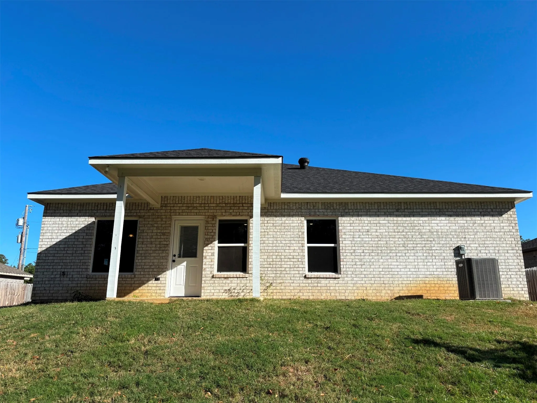 Single Family Residence For Sale in Cherokee County , 196 Twisted Oaks Drive, Rusk, Texas 75785, 3 Bedroom, 2 Bathroom, 2 Garage spaces, 1,362 Sqft, built in 2022, Preowned, mls#21114359, Real Estate Agent in Rusk, Homes For Sale in Cherokee county, Homes For Sale in Rusk, Realtor in Rusk Texas, Real Estate Brokerage Independent Realty Texas, Luminita Cordes Realtor