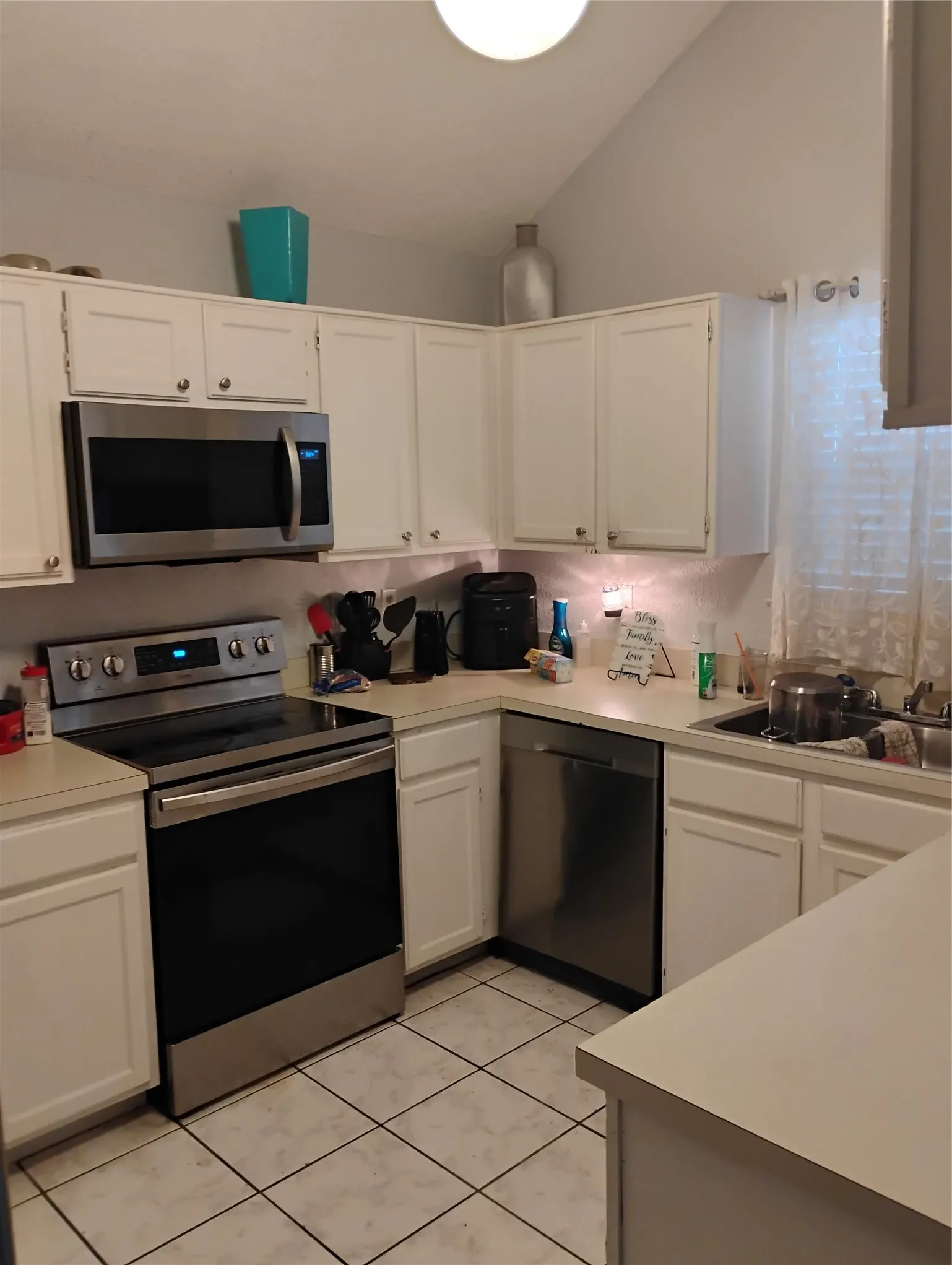 Single Family Residence For Sale in Dallas County , 712 Atteberry Lane, Lancaster, Texas 75146, 3 Bedrooms, 2 Bathrooms, 2 Garage spaces, 1,434 Sqft, built in 1985, Preowned, Price $250,000, mls#21114495, Real Estate Agent in Lancaster, Homes For Sale in Dallas county, Homes For Sale in Lancaster, Realtor in Lancaster Texas, Real Estate Brokerage Independent Realty Texas, Luminita Cordes Realtor