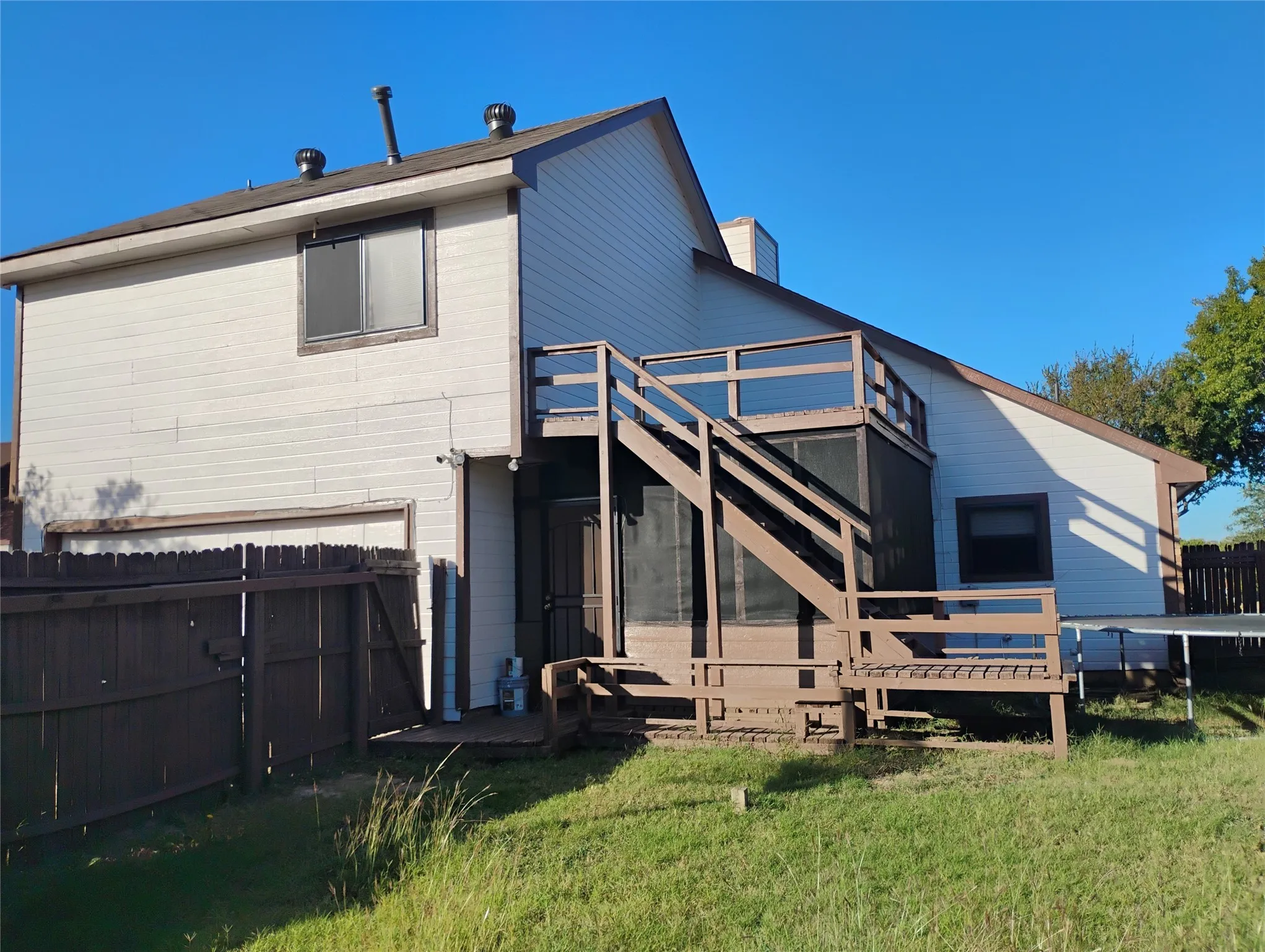 Single Family Residence For Sale in Dallas County , 712 Atteberry Lane, Lancaster, Texas 75146, 3 Bedrooms, 2 Bathrooms, 2 Garage spaces, 1,434 Sqft, built in 1985, Preowned, Price $250,000, mls#21114495, Real Estate Agent in Lancaster, Homes For Sale in Dallas county, Homes For Sale in Lancaster, Realtor in Lancaster Texas, Real Estate Brokerage Independent Realty Texas, Luminita Cordes Realtor