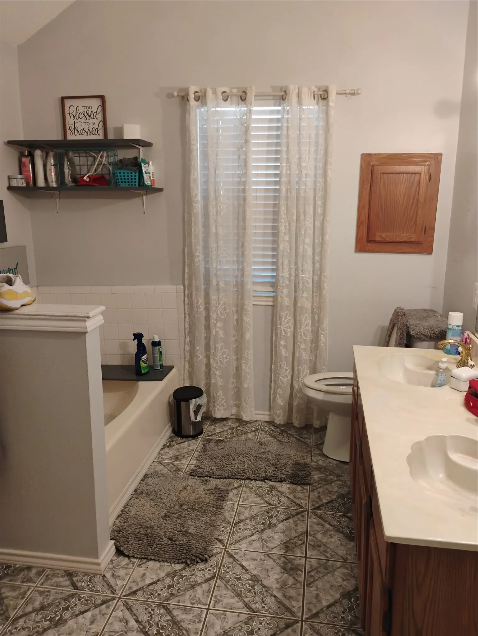 Single Family Residence For Sale in Dallas County , 712 Atteberry Lane, Lancaster, Texas 75146, 3 Bedrooms, 2 Bathrooms, 2 Garage spaces, 1,434 Sqft, built in 1985, Preowned, Price $250,000, mls#21114495, Real Estate Agent in Lancaster, Homes For Sale in Dallas county, Homes For Sale in Lancaster, Realtor in Lancaster Texas, Real Estate Brokerage Independent Realty Texas, Luminita Cordes Realtor