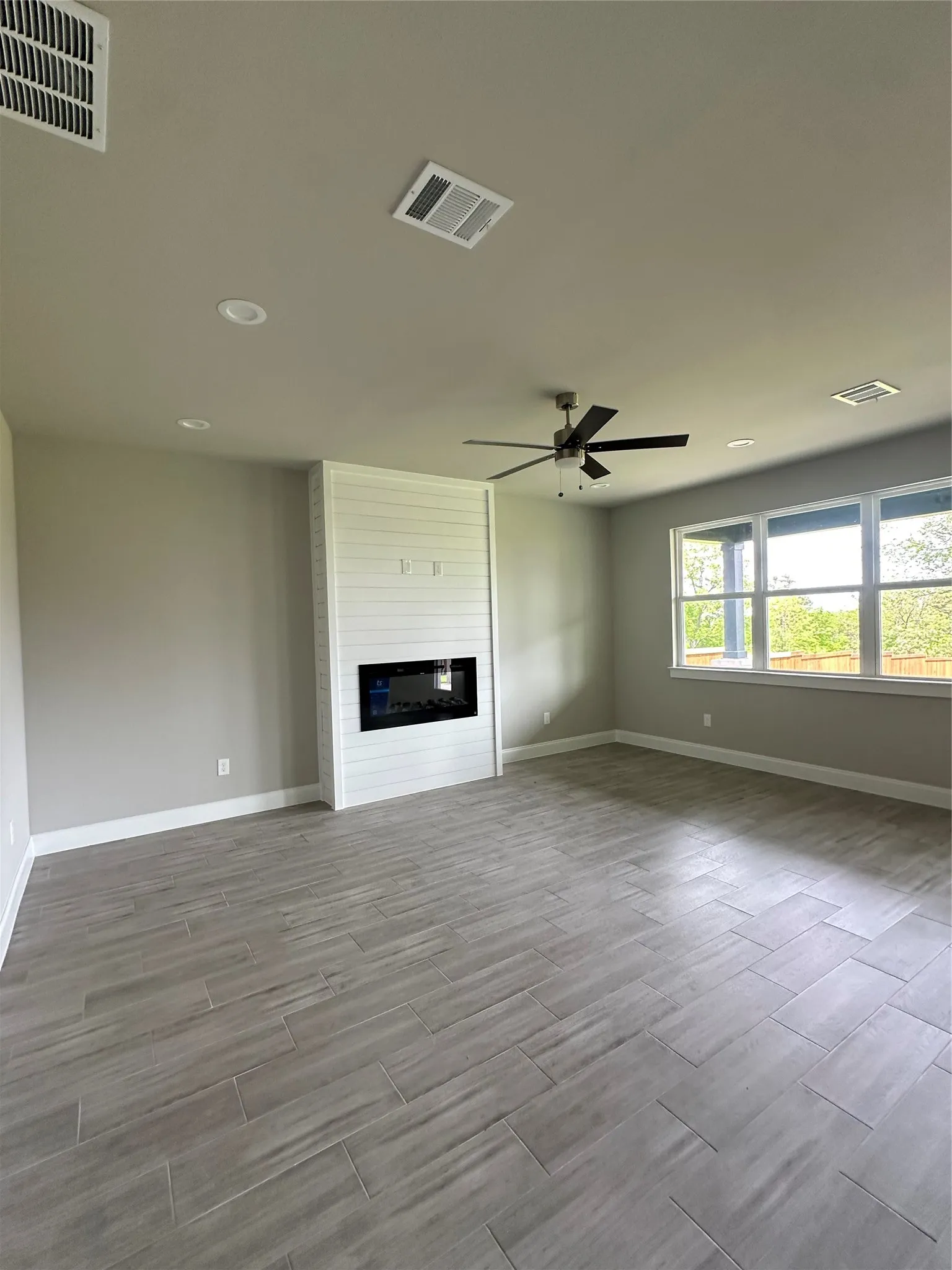 Single Family Residence For Sale in Dallas County , 1402 Diceman Avenue, Dallas, Texas 75203, 4 Bedroom, 4 Bathroom, 2 Garage spaces, 3,132 Sqft, built in 2025, New Construction - Incomplete, mls#21114491, Real Estate Agent in Dallas, Homes For Sale in Dallas county, Homes For Sale in Dallas, Realtor in Dallas Texas, Real Estate Brokerage Independent Realty Texas, Luminita Cordes Realtor