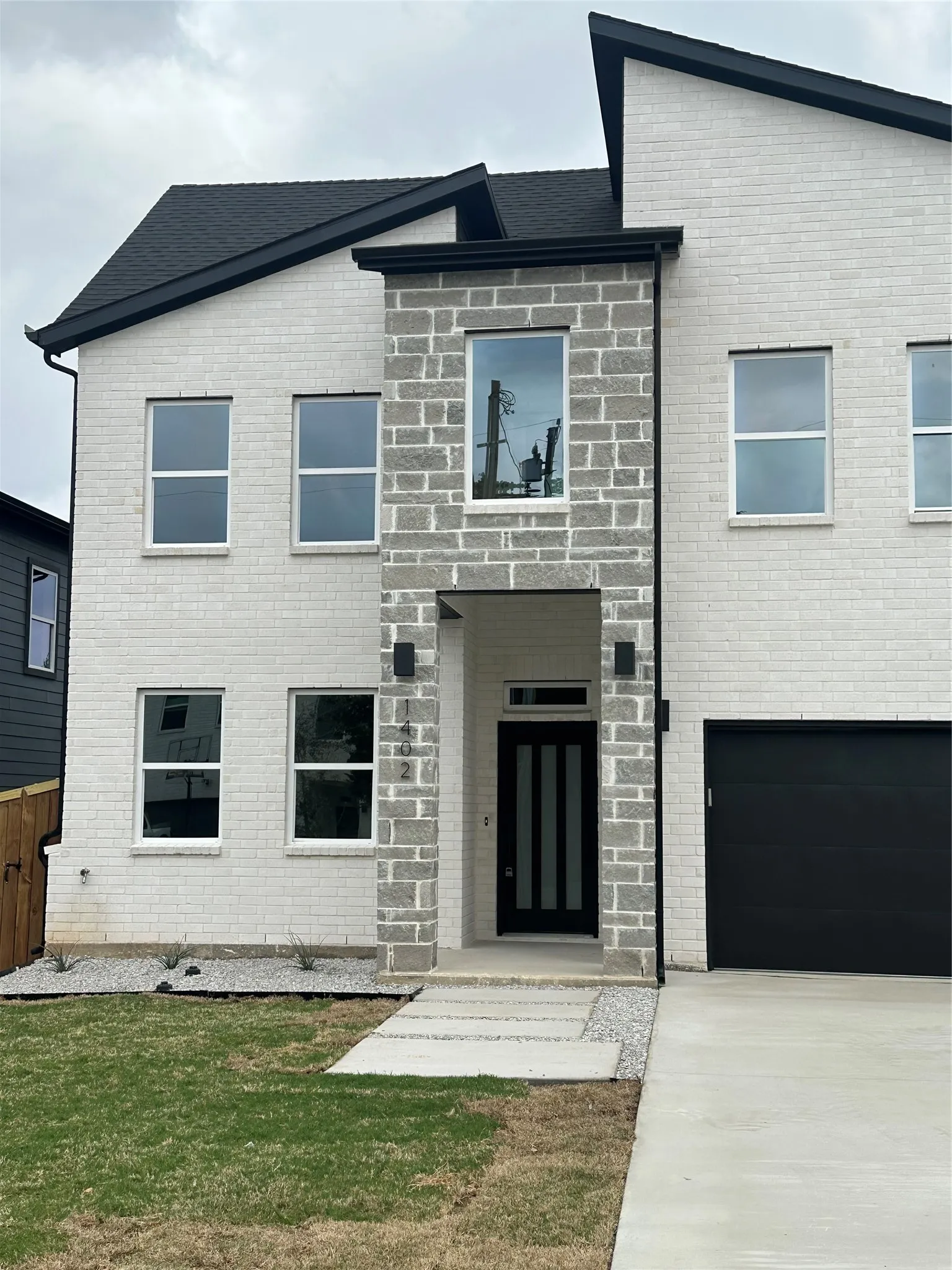 Single Family Residence For Sale in Dallas County , 1402 Diceman Avenue, Dallas, Texas 75203, 4 Bedroom, 4 Bathroom, 2 Garage spaces, 3,132 Sqft, built in 2025, New Construction - Incomplete, mls#21114491, Real Estate Agent in Dallas, Homes For Sale in Dallas county, Homes For Sale in Dallas, Realtor in Dallas Texas, Real Estate Brokerage Independent Realty Texas, Luminita Cordes Realtor