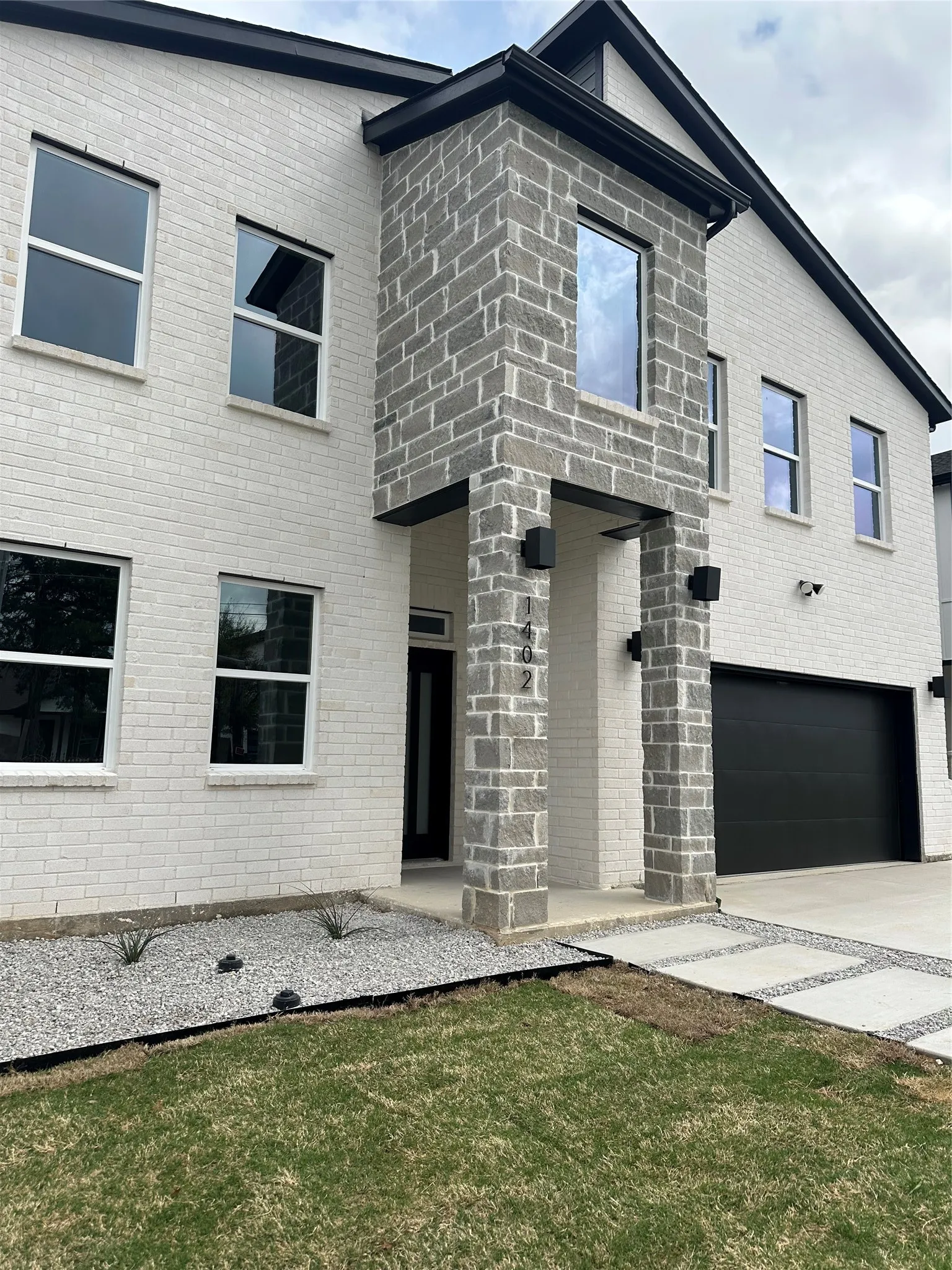 Single Family Residence For Sale in Dallas County , 1402 Diceman Avenue, Dallas, Texas 75203, 4 Bedroom, 4 Bathroom, 2 Garage spaces, 3,132 Sqft, built in 2025, New Construction - Incomplete, mls#21114491, Real Estate Agent in Dallas, Homes For Sale in Dallas county, Homes For Sale in Dallas, Realtor in Dallas Texas, Real Estate Brokerage Independent Realty Texas, Luminita Cordes Realtor