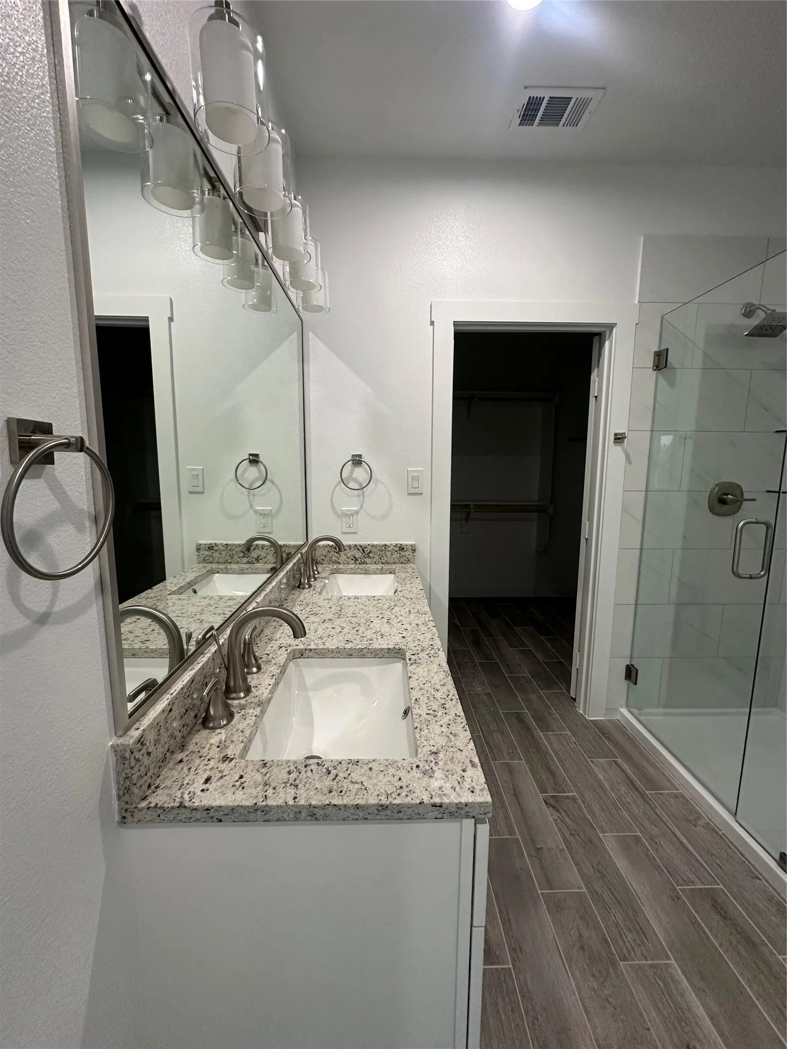 Single Family Residence For Sale in Dallas County , 1402 Diceman Avenue, Dallas, Texas 75203, 4 Bedroom, 4 Bathroom, 2 Garage spaces, 3,132 Sqft, built in 2025, New Construction - Incomplete, mls#21114491, Real Estate Agent in Dallas, Homes For Sale in Dallas county, Homes For Sale in Dallas, Realtor in Dallas Texas, Real Estate Brokerage Independent Realty Texas, Luminita Cordes Realtor