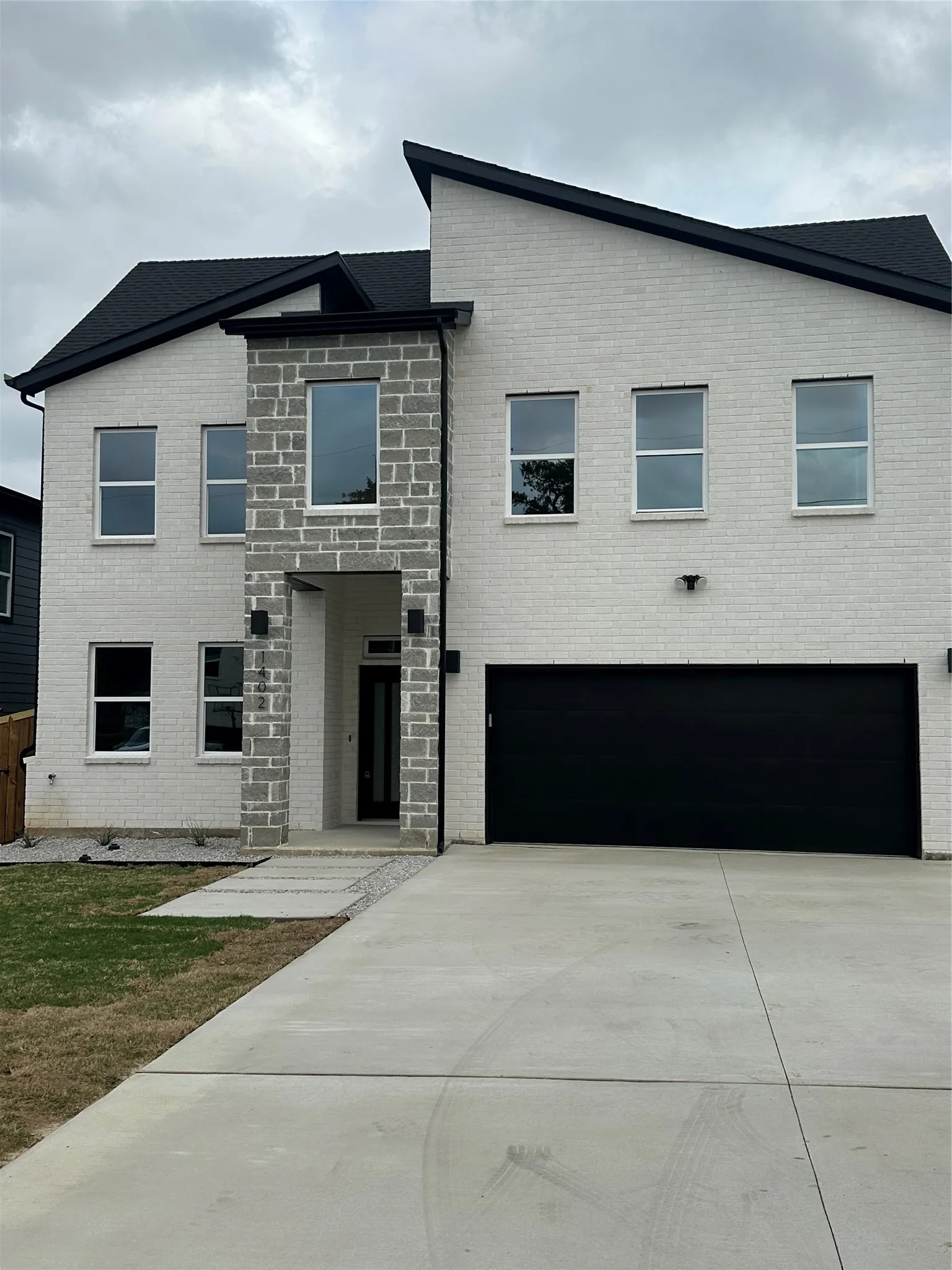 Single Family Residence For Sale in Dallas County , 1402 Diceman Avenue, Dallas, Texas 75203, 4 Bedroom, 4 Bathroom, 2 Garage spaces, 3,132 Sqft, built in 2025, New Construction - Incomplete, mls#21114491, Real Estate Agent in Dallas, Homes For Sale in Dallas county, Homes For Sale in Dallas, Realtor in Dallas Texas, Real Estate Brokerage Independent Realty Texas, Luminita Cordes Realtor