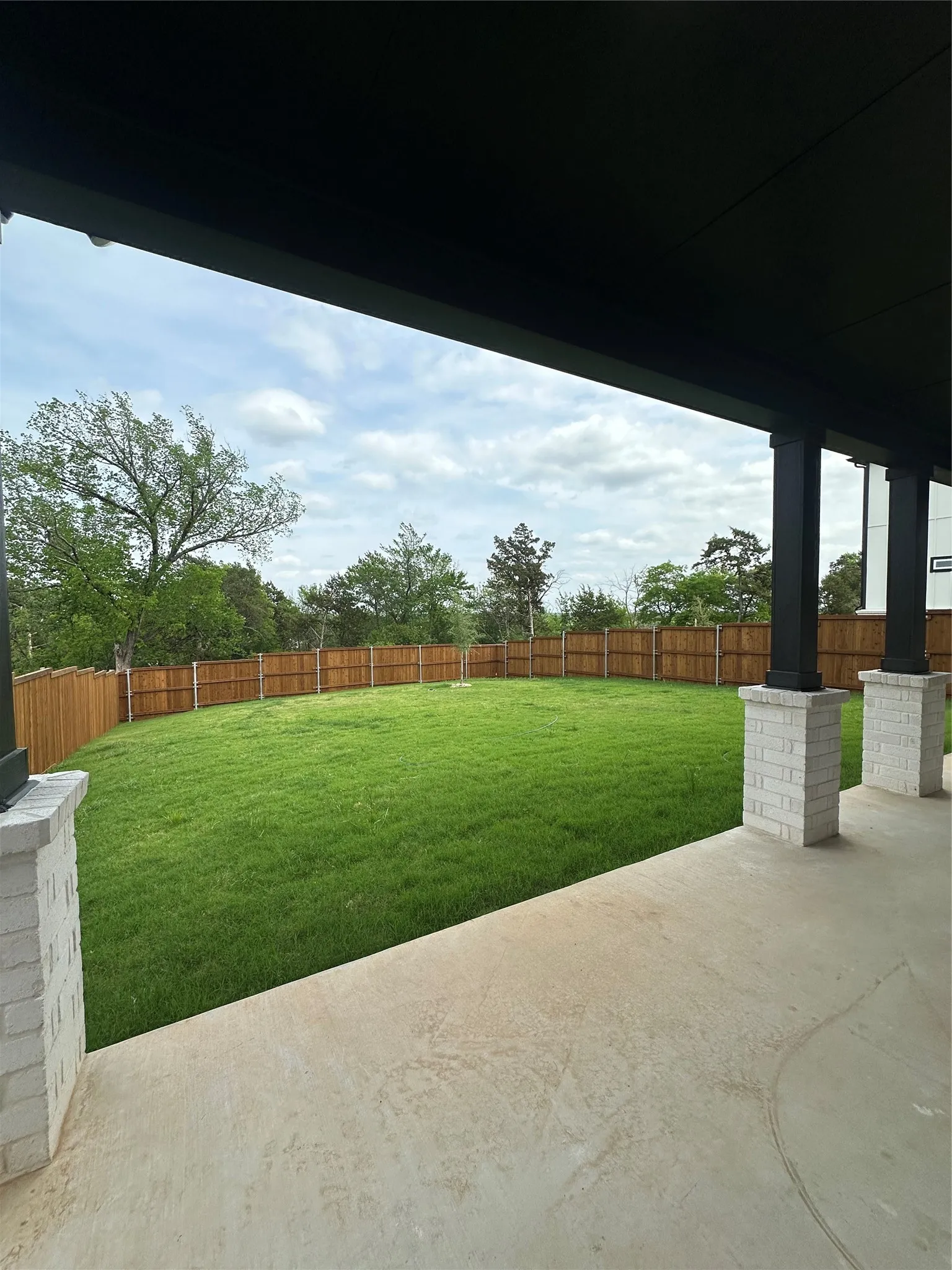 Single Family Residence For Sale in Dallas County , 1402 Diceman Avenue, Dallas, Texas 75203, 4 Bedroom, 4 Bathroom, 2 Garage spaces, 3,132 Sqft, built in 2025, New Construction - Incomplete, mls#21114491, Real Estate Agent in Dallas, Homes For Sale in Dallas county, Homes For Sale in Dallas, Realtor in Dallas Texas, Real Estate Brokerage Independent Realty Texas, Luminita Cordes Realtor