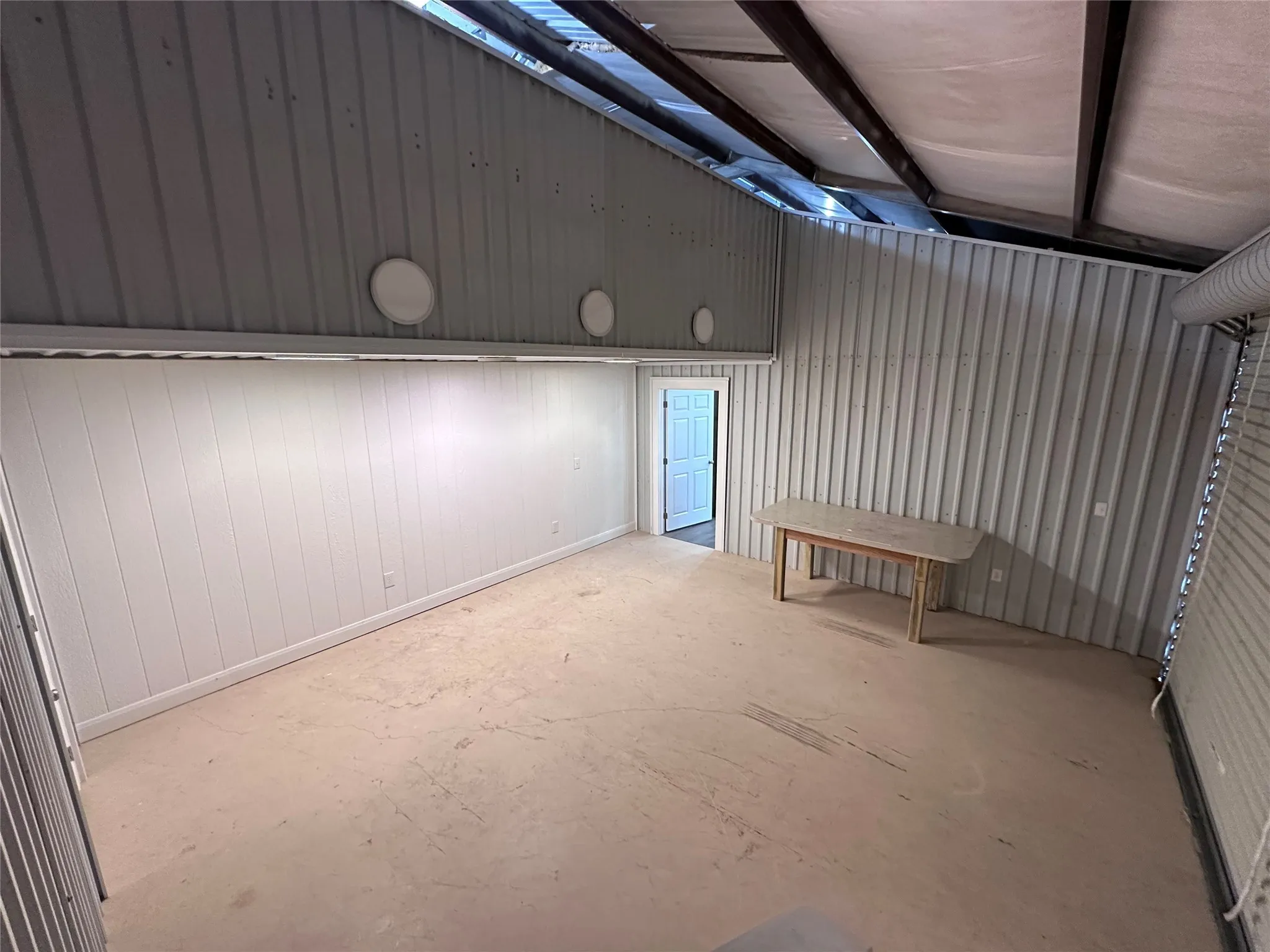 Single Family Residence For Sale in Henderson County , 5144 US Highway 175 E, Athens, Texas 75752, 3 Bedroom, 2 Bathroom, 1 Garage spaces, 1,750 Sqft, built in 2011, mls#21114590, Real Estate Agent in Athens, Homes For Sale in Henderson county, Homes For Sale in Athens, Realtor in Athens Texas, Real Estate Brokerage Independent Realty Texas, Luminita Cordes Realtor