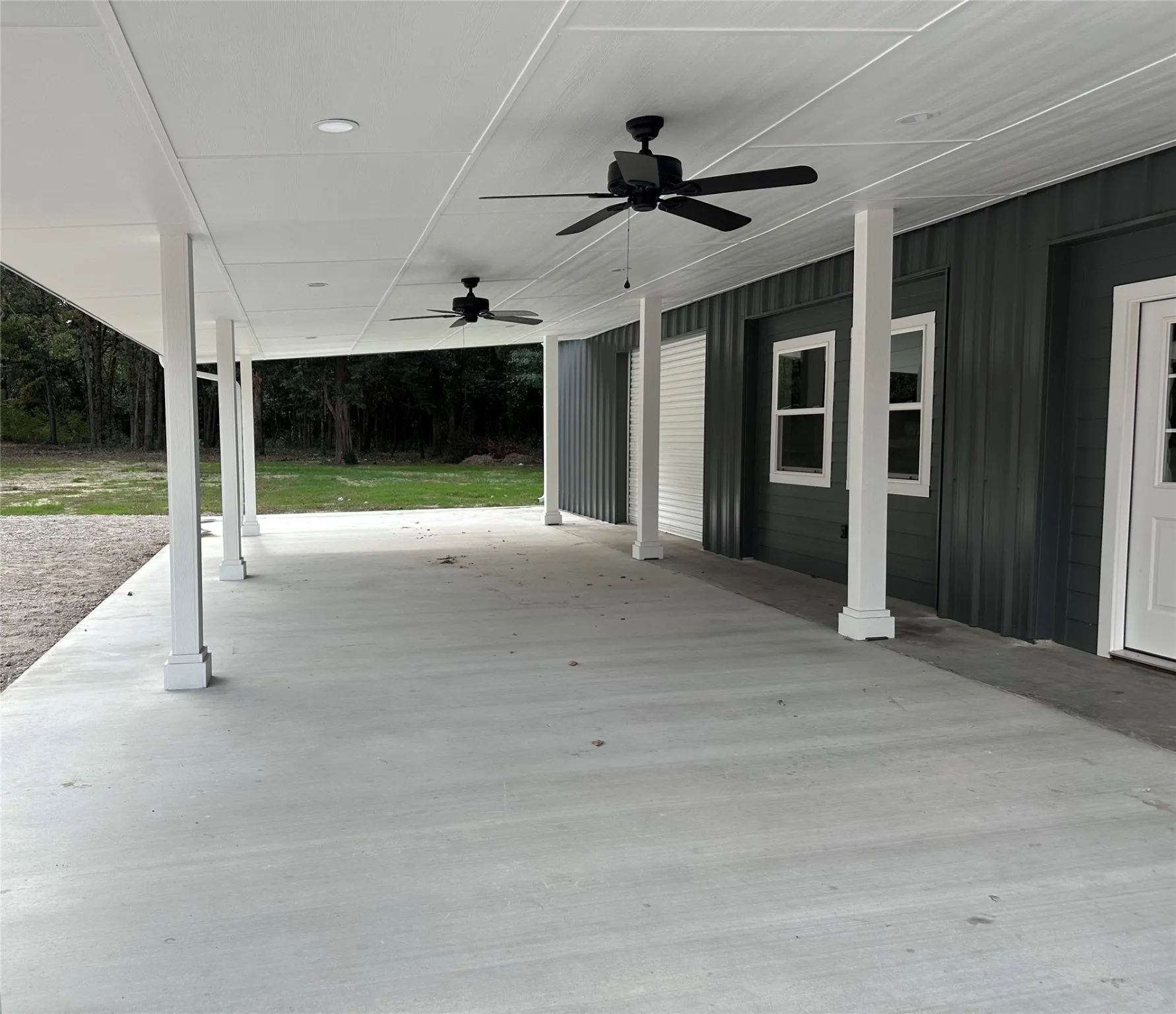 Single Family Residence For Sale in Henderson County , 5144 US Highway 175 E, Athens, Texas 75752, 3 Bedroom, 2 Bathroom, 1 Garage spaces, 1,750 Sqft, built in 2011, mls#21114590, Real Estate Agent in Athens, Homes For Sale in Henderson county, Homes For Sale in Athens, Realtor in Athens Texas, Real Estate Brokerage Independent Realty Texas, Luminita Cordes Realtor