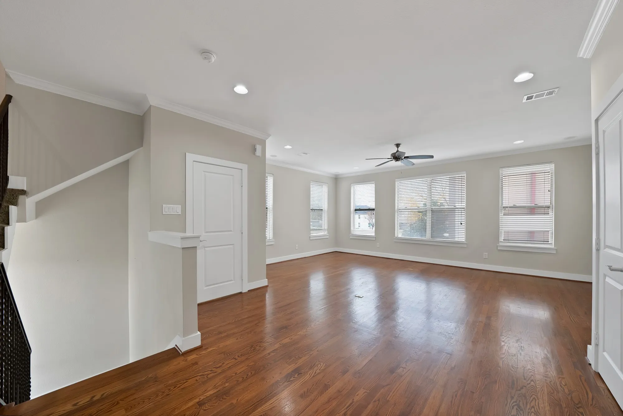 Townhouse For Sale in Dallas County , 1516 Hope Street, Dallas, Texas 75206, 2 Bedroom, 3 Bathroom, 2 Garage spaces, 1,499 Sqft, built in 2013, mls#21114812, Real Estate Agent in Dallas, Homes For Sale in Dallas county, Homes For Sale in Dallas, Realtor in Dallas Texas, Real Estate Brokerage Independent Realty Texas, Luminita Cordes Realtor